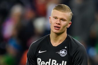 SALZBURG, AUSTRIA - DECEMBER 10: (BILD ZEITUNG OUT) Erling Braut Haaland of RB Salzburg looks on during the UEFA Champions League group E match between RB Salzburg and Liverpool FC at Red Bull Arena on December 10, 2019 in Salzburg, Austria. (Photo by TF-