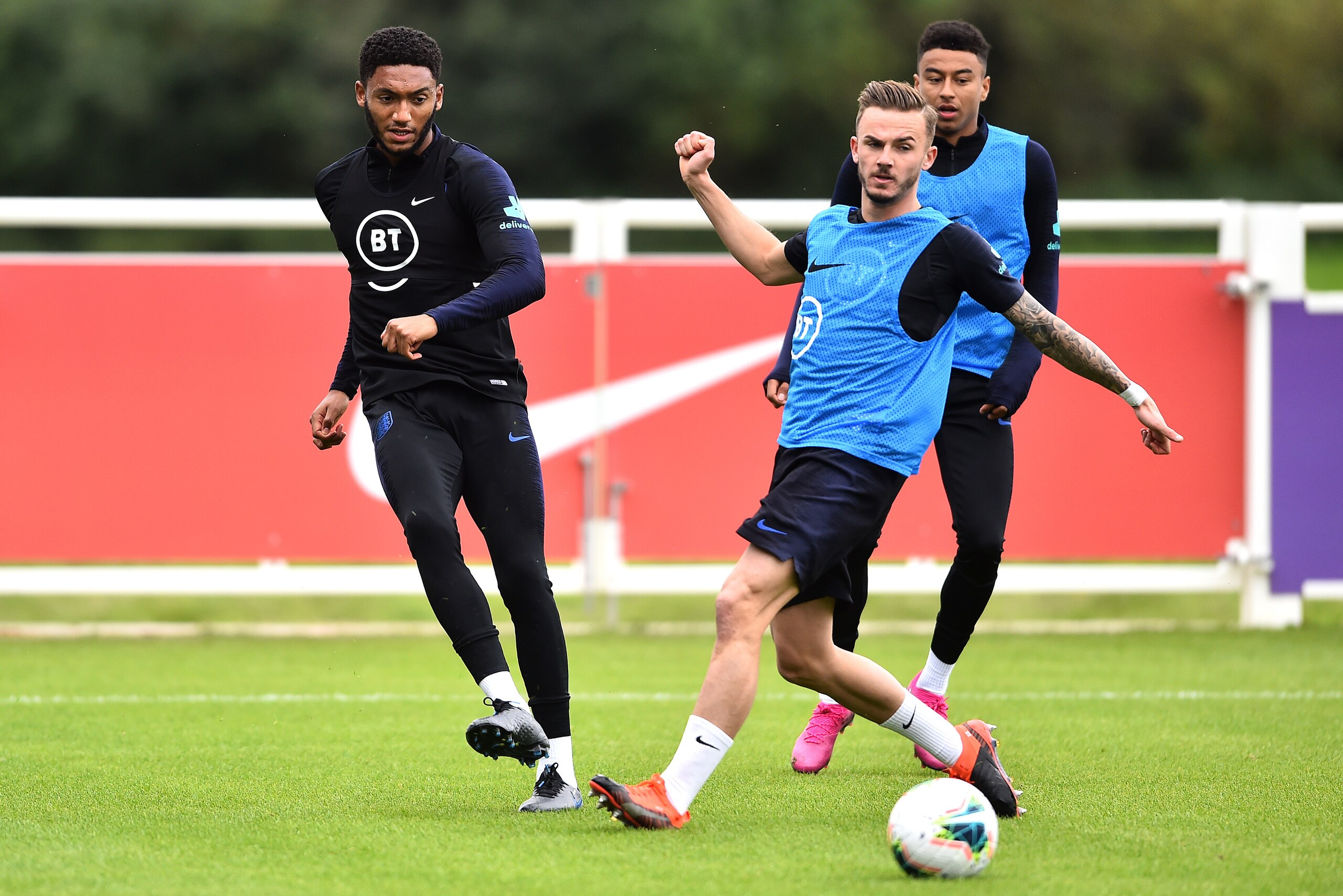 BURTON-UPON-TRENT, ENGLAND - SEPTEMBER 02: Joe Gomez, James Maddison and Jesse Lingard train during an England Media Access day at St Georges Park on September 02, 2019 in Burton-upon-Trent, England. (Photo by Nathan Stirk/Getty Images) BURTON-UPON-TRENT, ENGLAND - SEPTEMBER 02: Joe Gomez, James Maddison and Jesse Lingard train during an England Media Access day at St Georges Park on September 02, 2019 in Burton-upon-Trent, England. (Photo by Nathan Stirk/Getty Images)