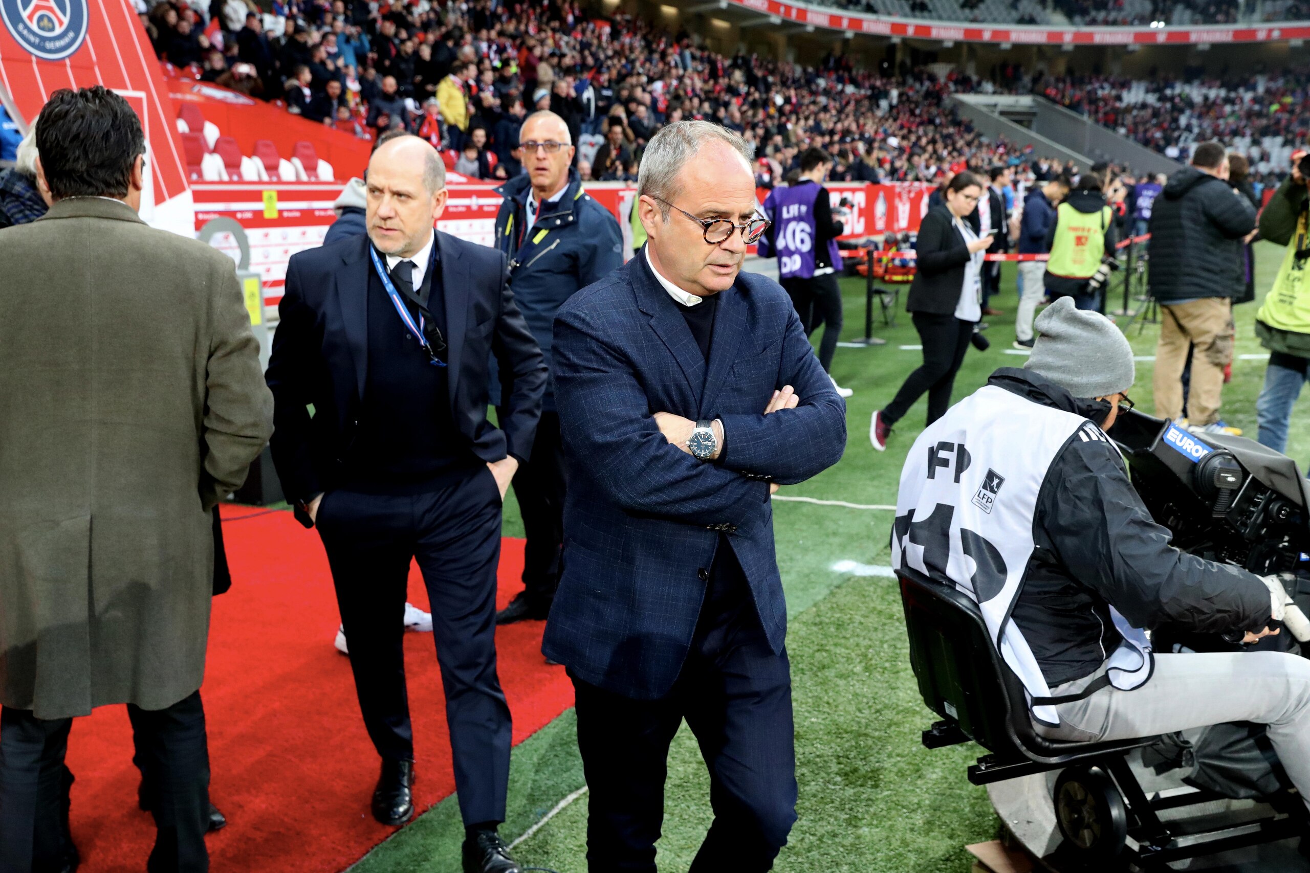 LILLE, FRANCE - APRIL 14: Antero Henrique of Paris Saint-Germain react with Luis Campos of Lille LOSC before the Ligue 1 match between Lille OSC and Paris Saint-Germain (PSG) at Stade Pierre Mauroy on April 14, 2019 in Lille, France. (Photo by Xavier La LILLE, FRANCE - APRIL 14: Antero Henrique of Paris Saint-Germain react with Luis Campos of Lille LOSC before the Ligue 1 match between Lille OSC and Paris Saint-Germain (PSG) at Stade Pierre Mauroy on April 14, 2019 in Lille, France. (Photo by Xavier La