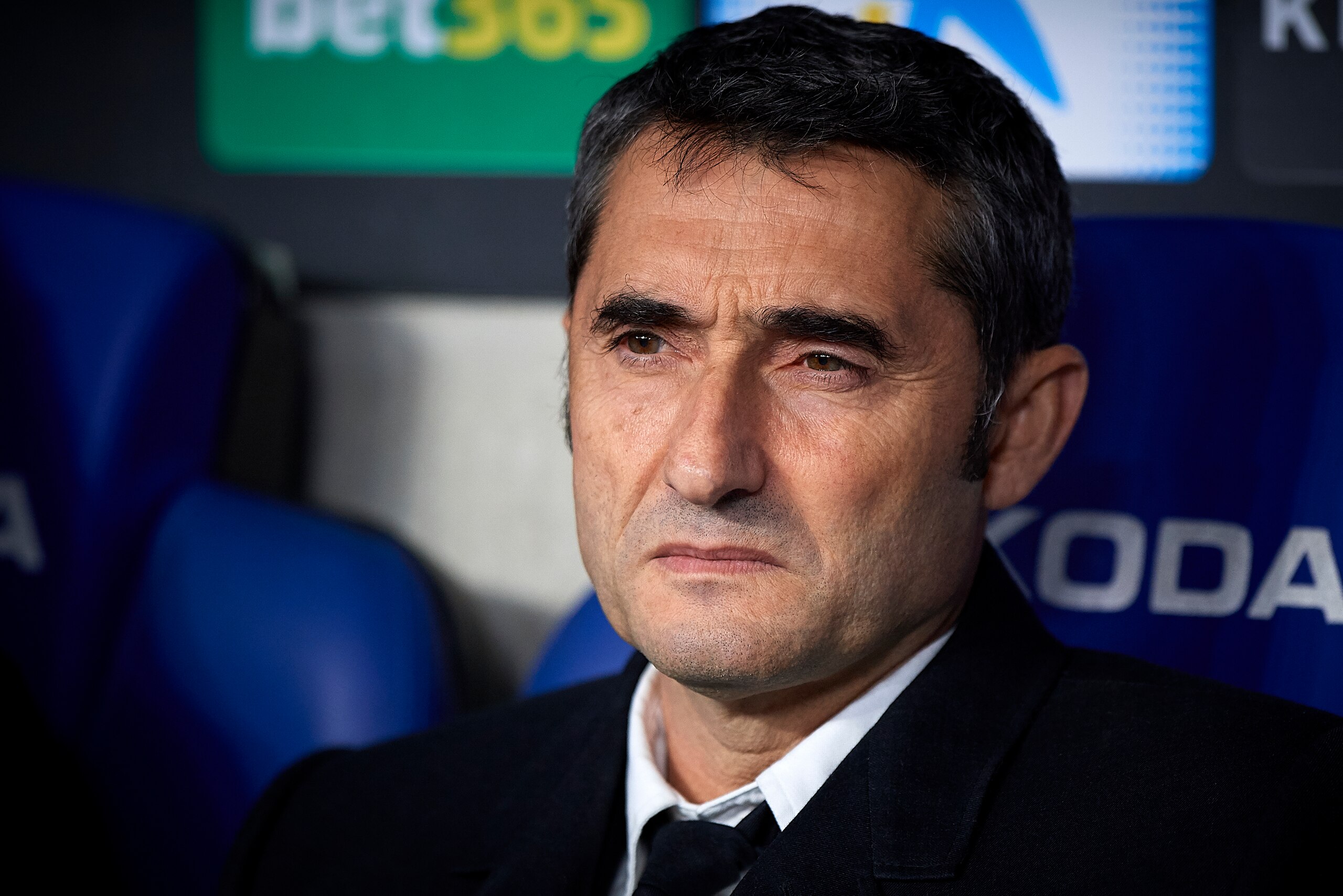 BARCELONA, SPAIN - JANUARY 04: Ernesto Valverde, Manager of FC Barcelona looks on prior the Liga match between RCD Espanyol and FC Barcelona at RCDE Stadium on January 4, 2020 in Barcelona, Spain. (Photo by Pablo Morano/MB Media/Getty Images)