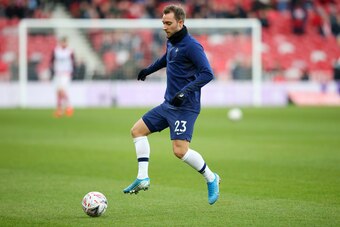 MIDDLESBROUGH, ENGLAND - JANUARY 05: Christian Eriksen of Tottenham Hotspur warms up prior to the FA Cup Third Round match between Middlesbrough and Tottenham Hotspur at Riverside Stadium on January 05, 2020 in Middlesbrough, England. (Photo by Alex Lives