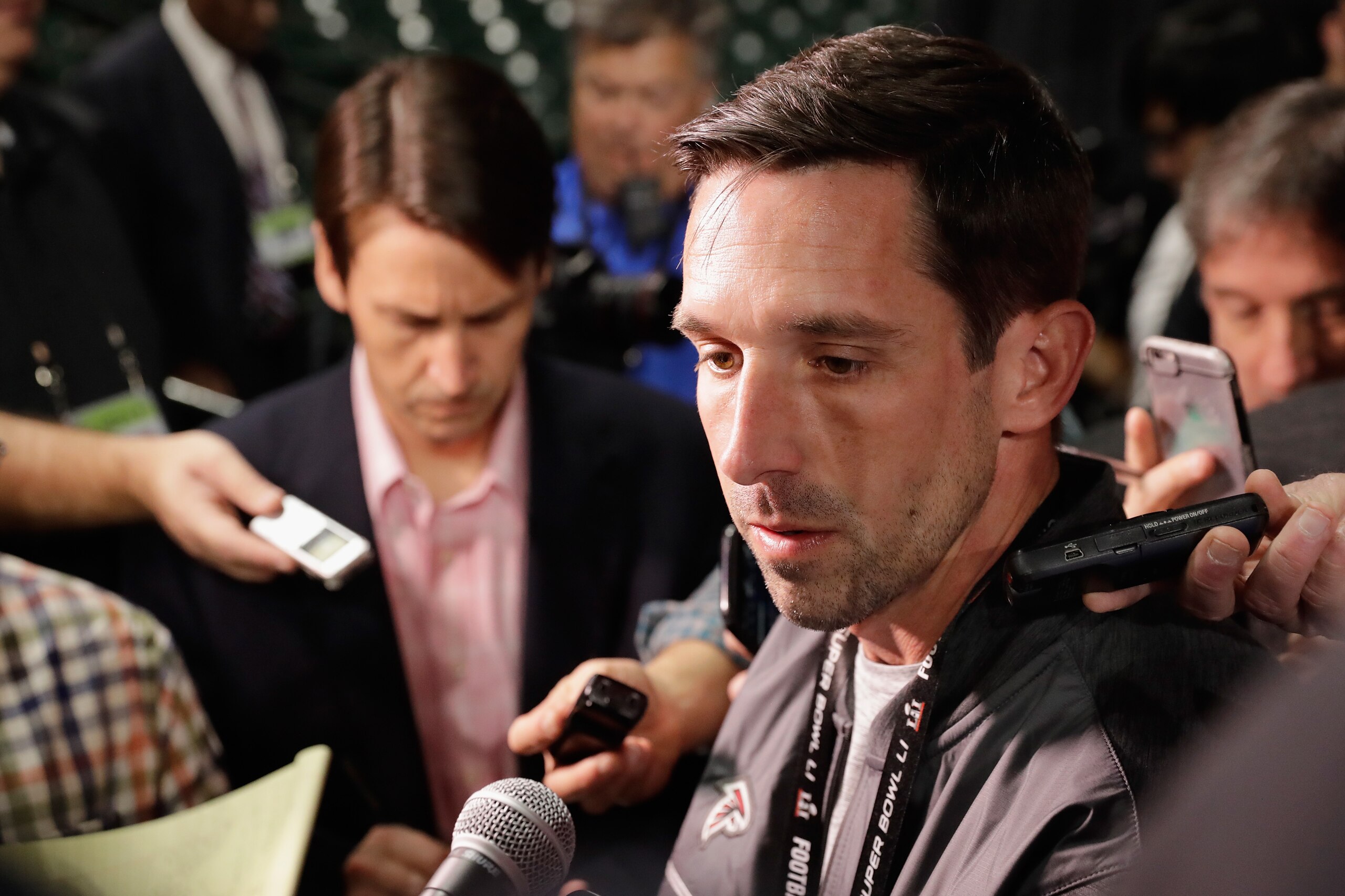 HOUSTON, TX - JANUARY 30:  Atlanta Falcons offensive coordinator Kyle Shanahan speaks with the media during Super Bowl 51 Opening Night at Minute Maid Park on January 30, 2017 in Houston, Texas.  (Photo by Tim Warner/Getty Images)
