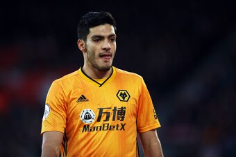 SOUTHAMPTON, ENGLAND - JANUARY 18:  Raul Jimenez of Wolverhampton Wanderers looks on during the Premier League match between Southampton FC and Wolverhampton Wanderers at St Mary's Stadium on January 18, 2020 in Southampton, United Kingdom. (Photo by Bryn