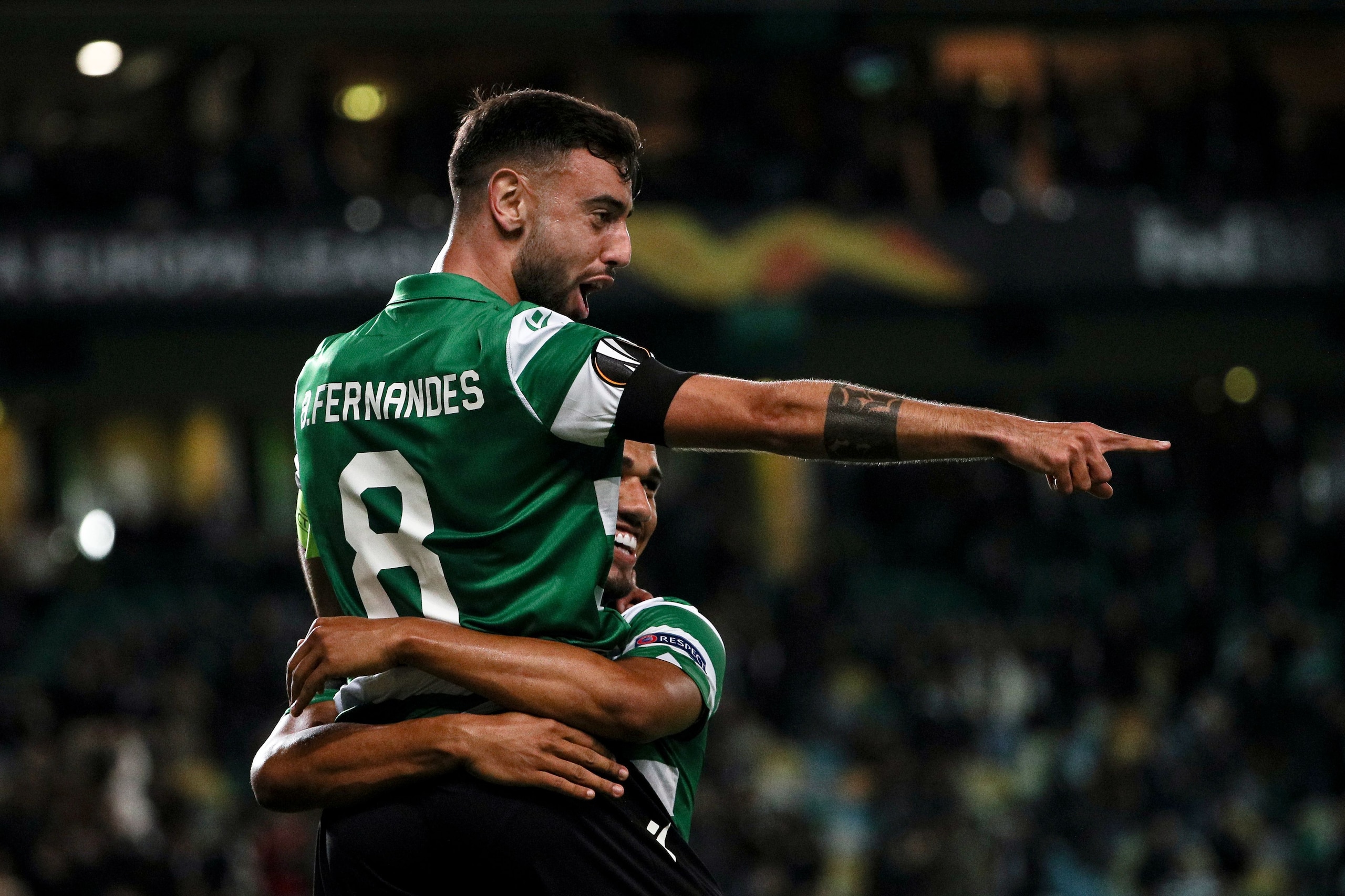 Sporting's Brazilian forward Luiz Phellype (R) celebrates his goal with Sporting Lisbon's Portuguese midfielder Bruno Fernandes during the UEFA Europa League Group D football match between Sporting CP and PSV Eindhoven at the Jose Alvalade stadium in Lisb Sporting's Brazilian forward Luiz Phellype (R) celebrates his goal with Sporting Lisbon's Portuguese midfielder Bruno Fernandes during the UEFA Europa League Group D football match between Sporting CP and PSV Eindhoven at the Jose Alvalade stadium in Lisb