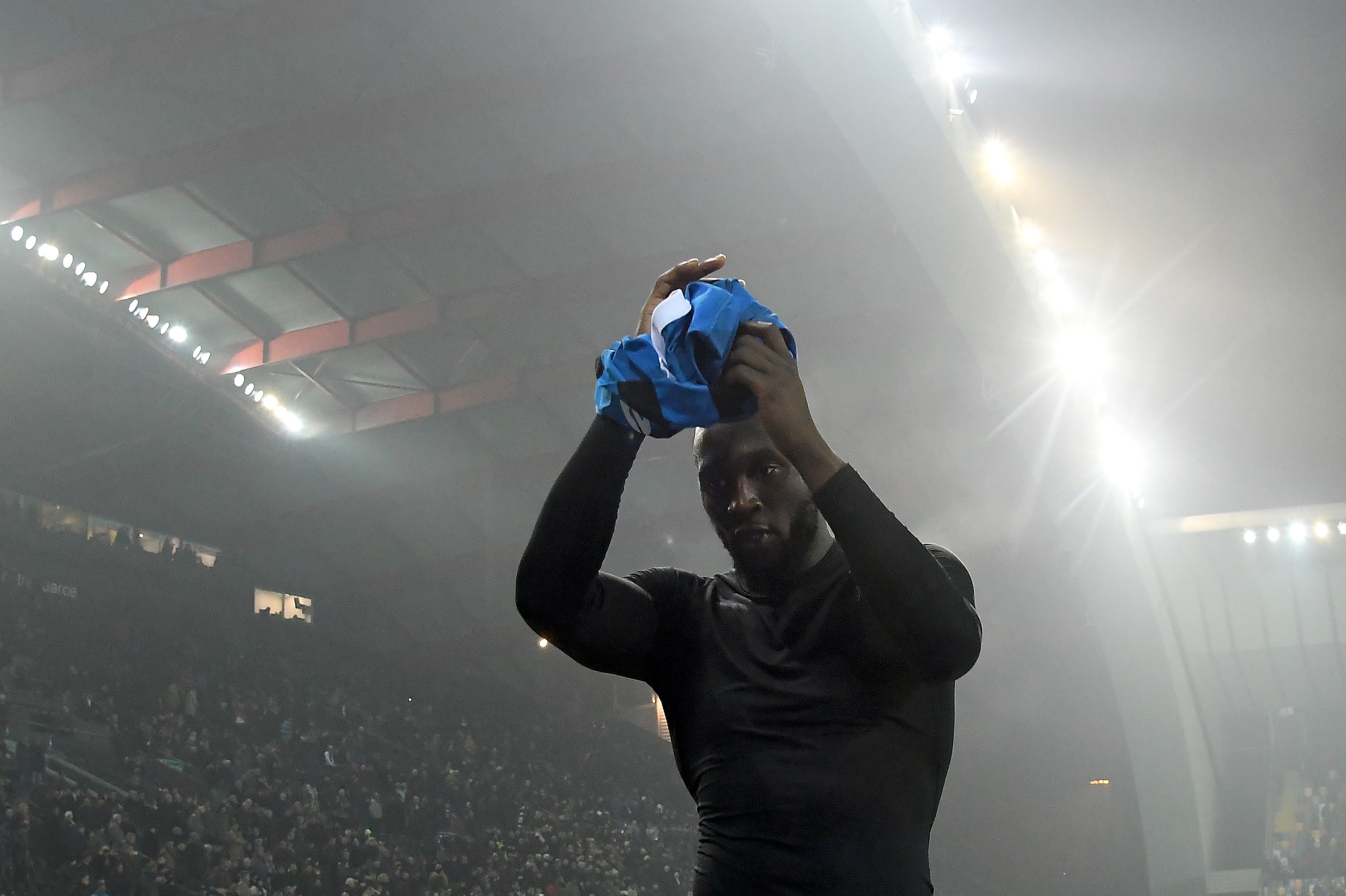 UDINE, ITALY - FEBRUARY 02:  Romelu Lukaku of FC Internazionale celebrates the victory after the Serie A match between Udinese Calcio and  FC Internazionale at Stadio Friuli on February 2, 2020 in Udine, Italy.  (Photo by Alessandro Sabattini/Getty Images