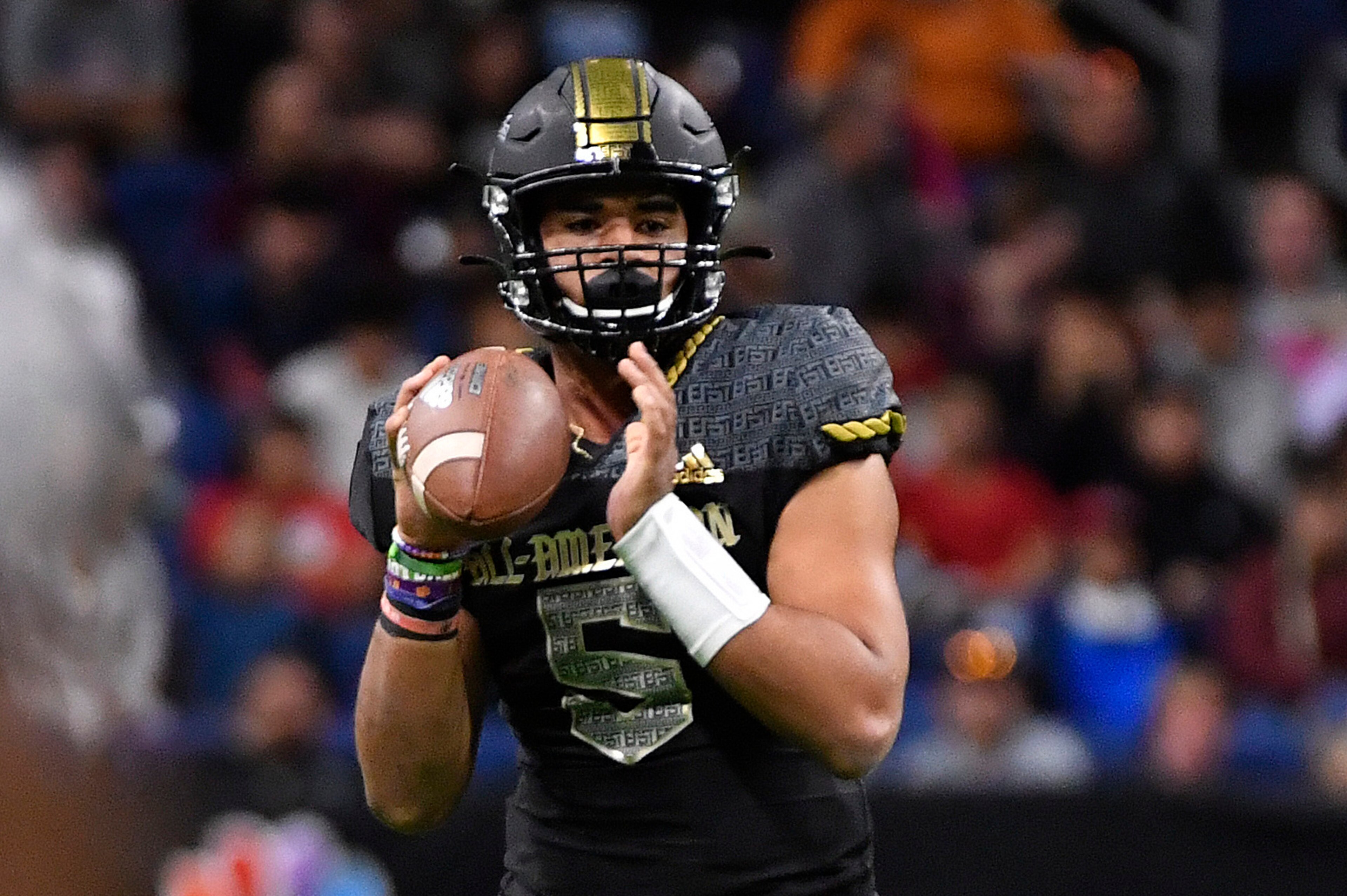 SAN ANTONIO, TEXAS - JANUARY 04: DJ Uiagalelei #5 of East team throws a pass against the West team during the All-American Game held at the Alamodome on January 04, 2020 in San Antonio, Texas. (Photo by Logan Riely/Getty Images)