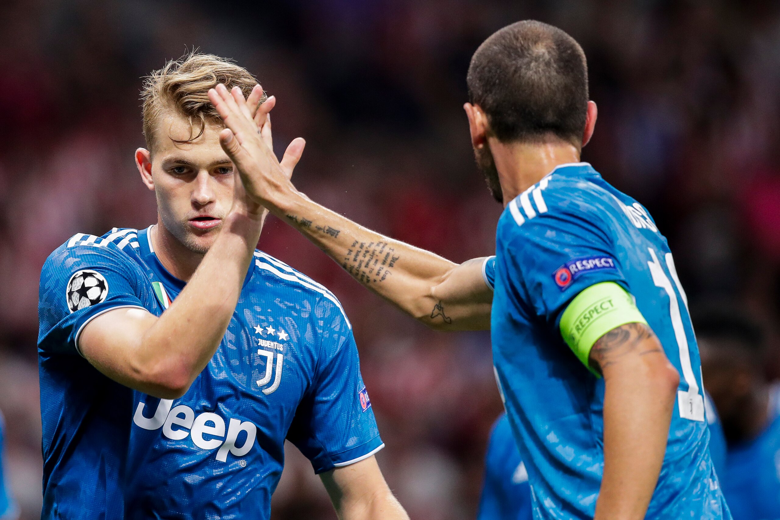 MADRID, SPAIN - SEPTEMBER 18: (L-R) Matthijs de Ligt of Juventus, Leonardo Bonucci of Juventus during the UEFA Champions League match between Atletico Madrid v Juventus at the Estadio Wanda Metropolitano on September 18, 2019 in Madrid Spain (Photo by Da MADRID, SPAIN - SEPTEMBER 18: (L-R) Matthijs de Ligt of Juventus, Leonardo Bonucci of Juventus during the UEFA Champions League match between Atletico Madrid v Juventus at the Estadio Wanda Metropolitano on September 18, 2019 in Madrid Spain (Photo by Da