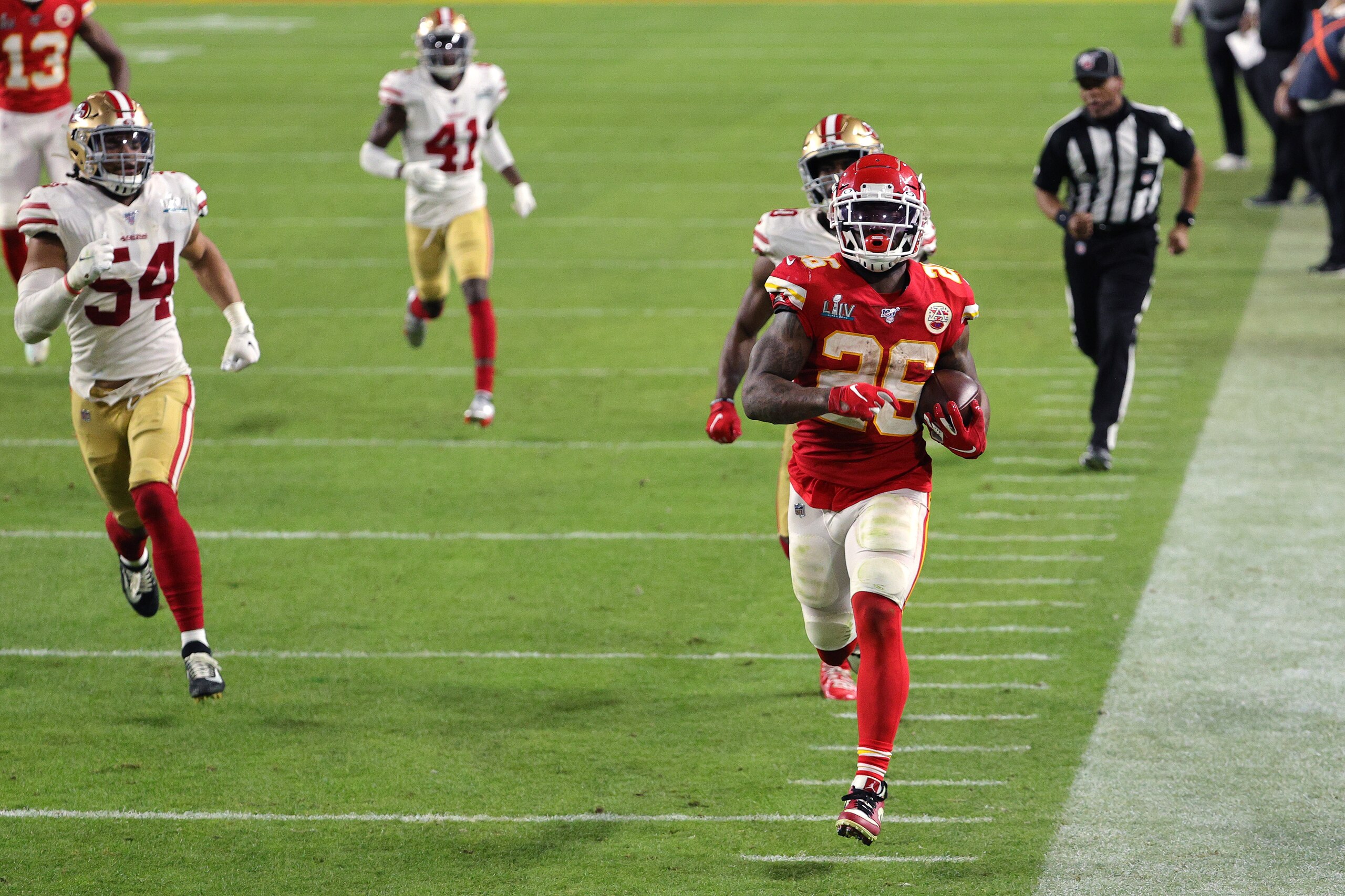 MIAMI, FLORIDA - FEBRUARY 02: Damien Williams #26 of the Kansas City Chiefs runs for a touchdown against the San Francisco 49ers during the fourth quarter in Super Bowl LIV at Hard Rock Stadium on February 02, 2020 in Miami, Florida. (Photo by Sam Greenwo MIAMI, FLORIDA - FEBRUARY 02: Damien Williams #26 of the Kansas City Chiefs runs for a touchdown against the San Francisco 49ers during the fourth quarter in Super Bowl LIV at Hard Rock Stadium on February 02, 2020 in Miami, Florida. (Photo by Sam Greenwo