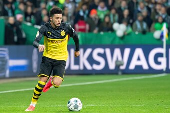 BREMEN, GERMANY - FEBRUARY 04: (BILD ZEITUNG OUT) Jadon Sancho of Borussia Dortmund controls the ball during the DFB Cup round of sixteen match between SV Werder Bremen and Borussia Dortmund at Wohninvest Weserstadion on February 4, 2020 in Bremen, German