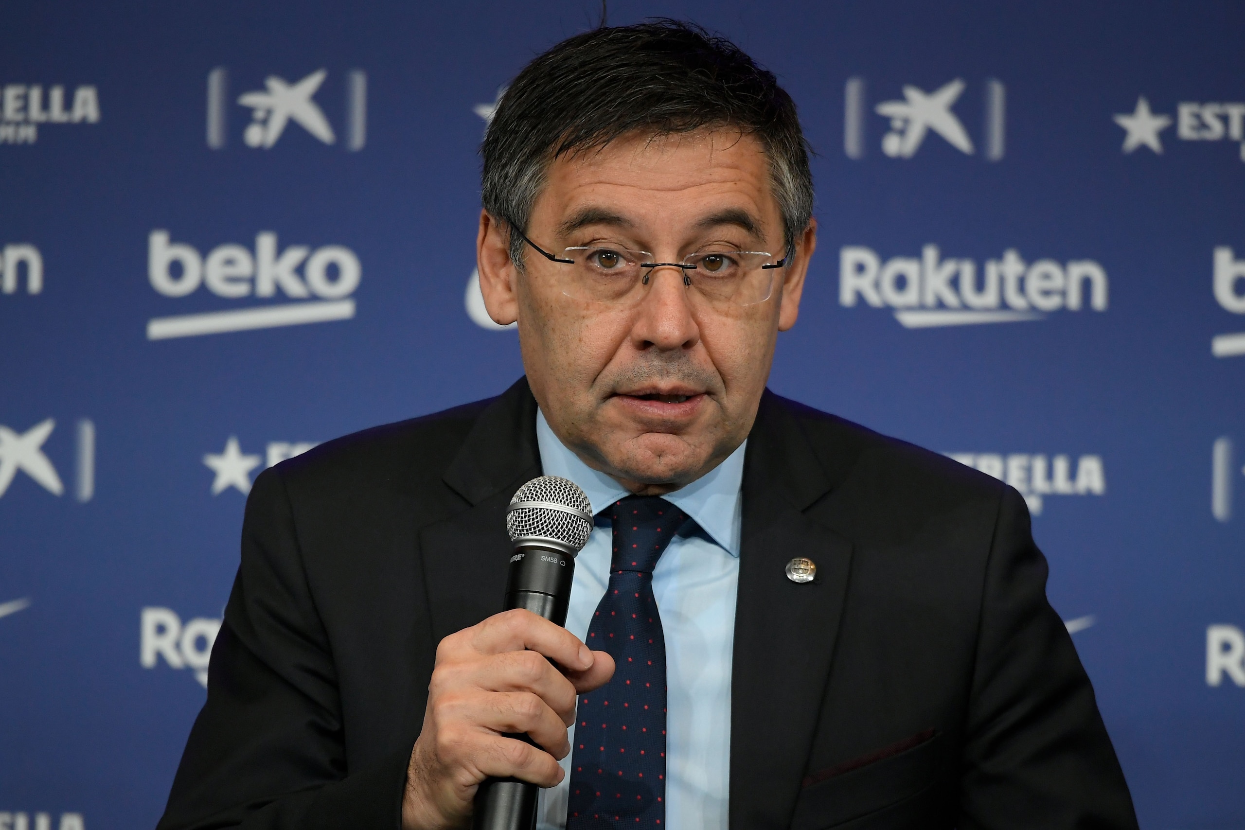 Barcelona's president Josep Maria Bartomeu gives a press conference during the presentation of Barcelona's new coach Quique Setien in Barcelona on January 14, 2020. (Photo by LLUIS GENE / AFP) (Photo by LLUIS GENE/AFP via Getty Images)