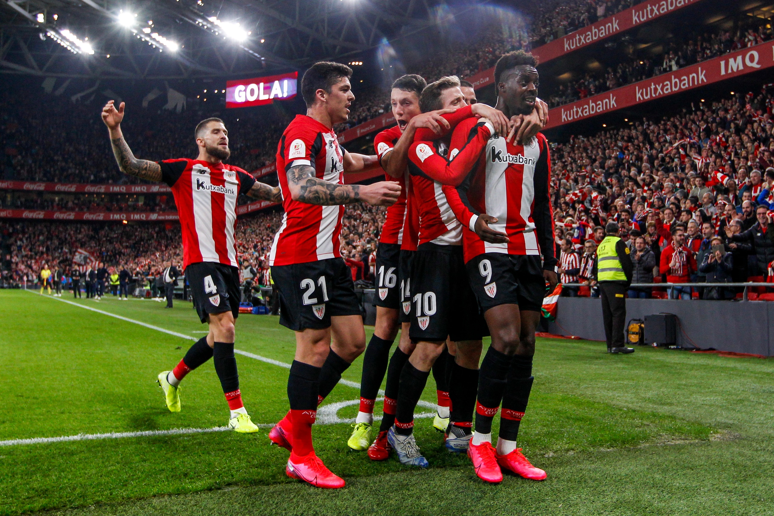 BILBAO, SPAIN - FEBRUARY 12: (L-R) Ander Capa of Athletic Bilbao, Vesga of Athletic Bilbao, Dani Garcia of Athletic Bilbao, Iker Muniain of Athletic Bilbao, Inaki Williams of Athletic Bilbao celebrates goal 1-0 during the Spanish Copa del Rey match betwe BILBAO, SPAIN - FEBRUARY 12: (L-R) Ander Capa of Athletic Bilbao, Vesga of Athletic Bilbao, Dani Garcia of Athletic Bilbao, Iker Muniain of Athletic Bilbao, Inaki Williams of Athletic Bilbao celebrates goal 1-0 during the Spanish Copa del Rey match betwe