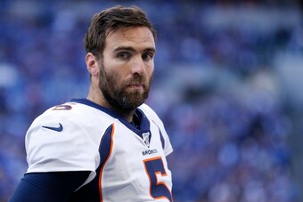 INDIANAPOLIS, INDIANA - OCTOBER 27: Joe Flacco #5 of the Denver Broncos on the sidelines in the game against the Indianapolis Colts at Lucas Oil Stadium on October 27, 2019 in Indianapolis, Indiana. (Photo by Justin Casterline/Getty Images)
