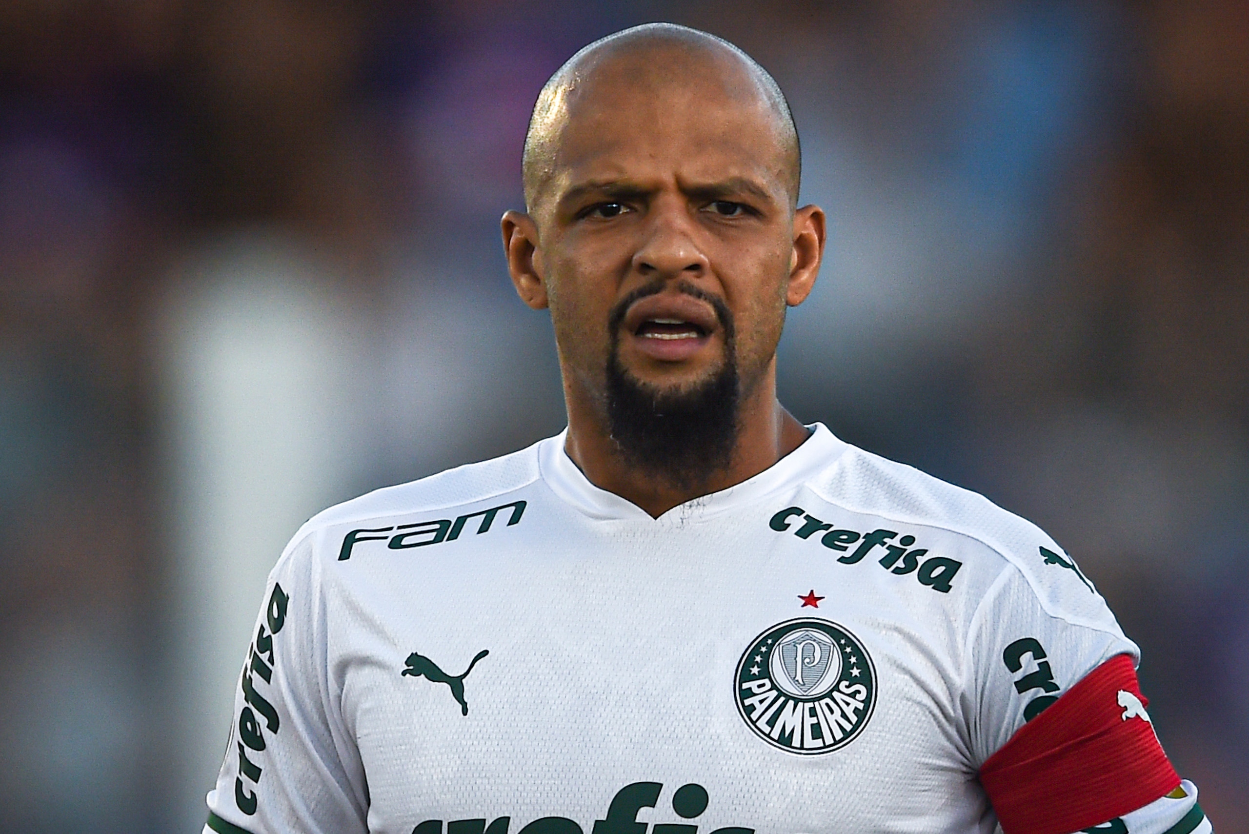 BUENOS AIRES, ARGENTINA - MARCH 04: Felipe Melo of Palmeiras looks on before a Group B match between Tigre and Palmeiras as part of Copa CONMEBOL Libertadores 2020 at Jose Dellagiovanna on March 04, 2020 in Buenos Aires, Argentina. (Photo by Marcelo Endel BUENOS AIRES, ARGENTINA - MARCH 04: Felipe Melo of Palmeiras looks on before a Group B match between Tigre and Palmeiras as part of Copa CONMEBOL Libertadores 2020 at Jose Dellagiovanna on March 04, 2020 in Buenos Aires, Argentina. (Photo by Marcelo Endel