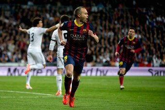 MADRID, SPAIN - MARCH 23:  Andres Iniesta of Barcelona celebrates scoring the opening goal during the La Liga match between Real Madrid CF and FC Barcelona at the Bernabeu on March 23, 2014 in Madrid, Spain.  (Photo by Gonzalo Arroyo Moreno/Getty Images)