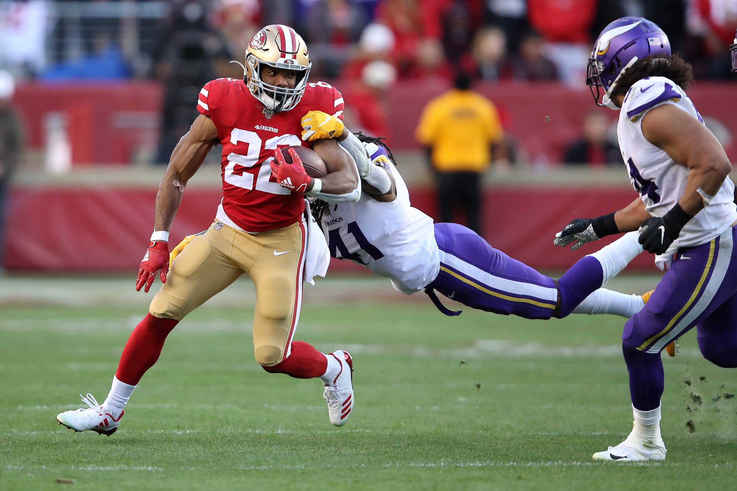 SANTA CLARA, CALIFORNIA - JANUARY 11: Matt Breida #22 of the San Francisco 49ers rushes with the ball against the Minnesota Vikings during the NFC Divisional Round Playoff game at Levi's Stadium on January 11, 2020 in Santa Clara, California. (Photo by Se