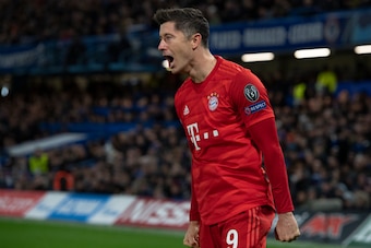 LONDON, ENGLAND - FEBRUARY 25: Robert Lewandowski of FC Bayern Munchen celebrates the first goal during the UEFA Champions League round of 16 first leg match between Chelsea FC and FC Bayern Muenchen at Stamford Bridge on February 25, 2020 in London, Unit