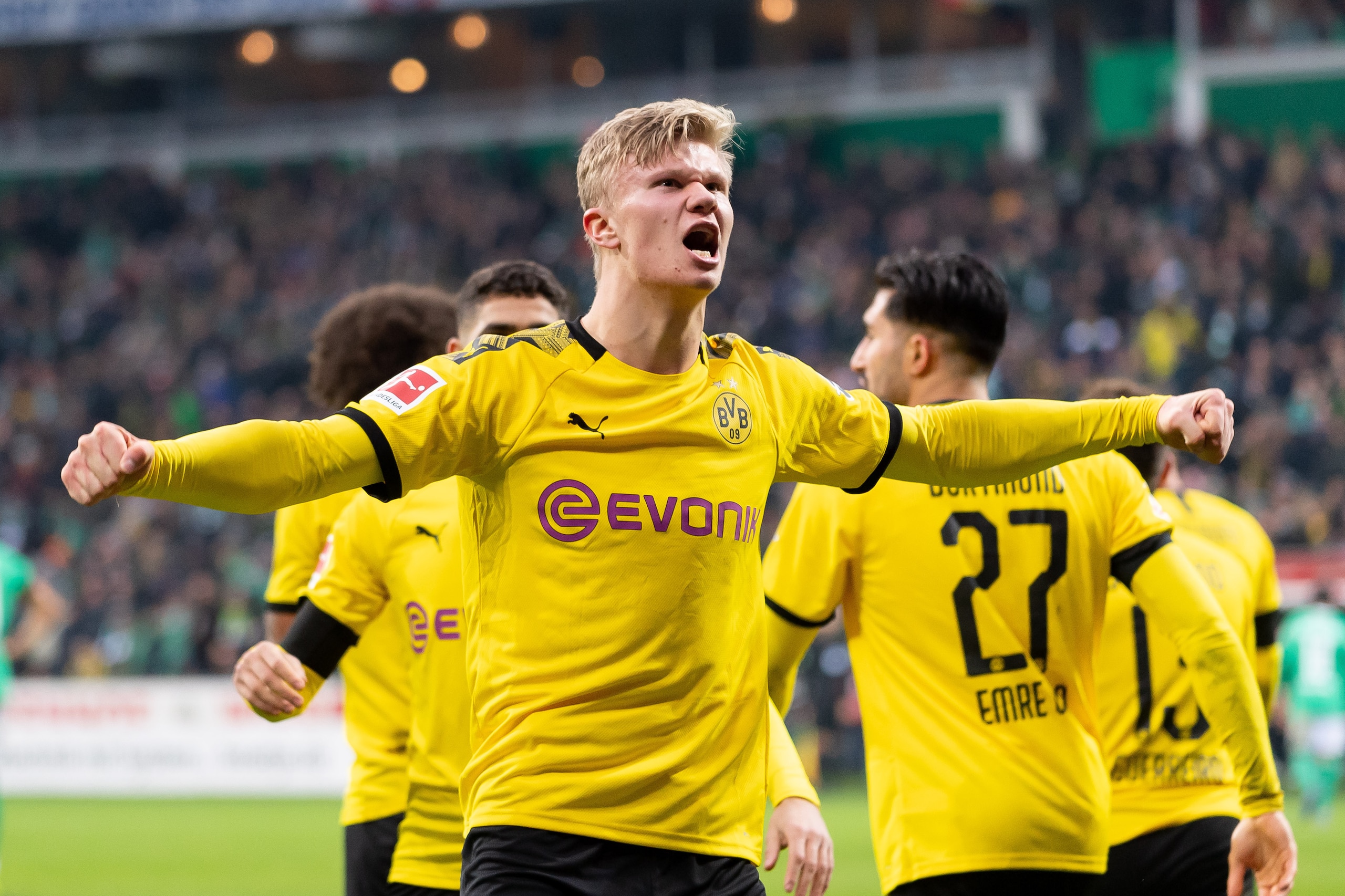 BREMEN, GERMANY - FEBRUARY 22: (BILD ZEITUNG OUT) Erling Haaland of Borussia Dortmund celebrates after scoring his team's second goal during the Bundesliga match between SV Werder Bremen and Borussia Dortmund at Wohninvest Weserstadion on February 22, 202 BREMEN, GERMANY - FEBRUARY 22: (BILD ZEITUNG OUT) Erling Haaland of Borussia Dortmund celebrates after scoring his team's second goal during the Bundesliga match between SV Werder Bremen and Borussia Dortmund at Wohninvest Weserstadion on February 22, 202