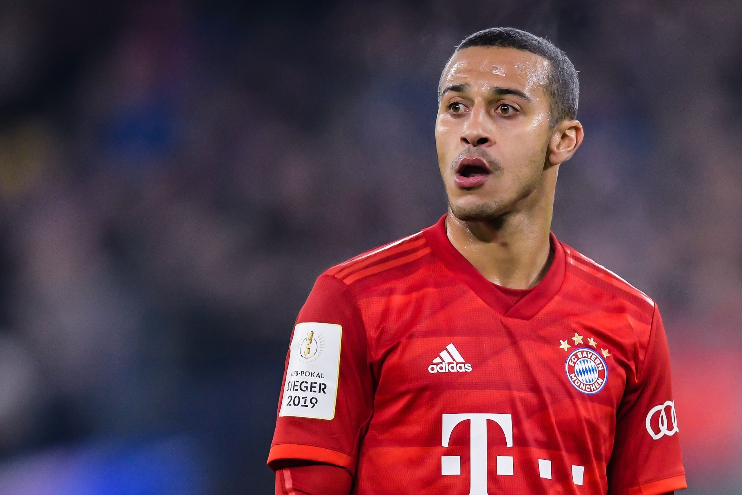 Thiago Alcantara do Nascimento of FC Bayern Munich during the German DFB Pokal quarter final match between FC Schalke 04 and Bayern Munich at the Veltins Arena on March 03, 2020 in Gelsenkirchen, Germany(Photo by ANP Sport via Getty Images) Thiago Alcantara do Nascimento of FC Bayern Munich during the German DFB Pokal quarter final match between FC Schalke 04 and Bayern Munich at the Veltins Arena on March 03, 2020 in Gelsenkirchen, Germany(Photo by ANP Sport via Getty Images)