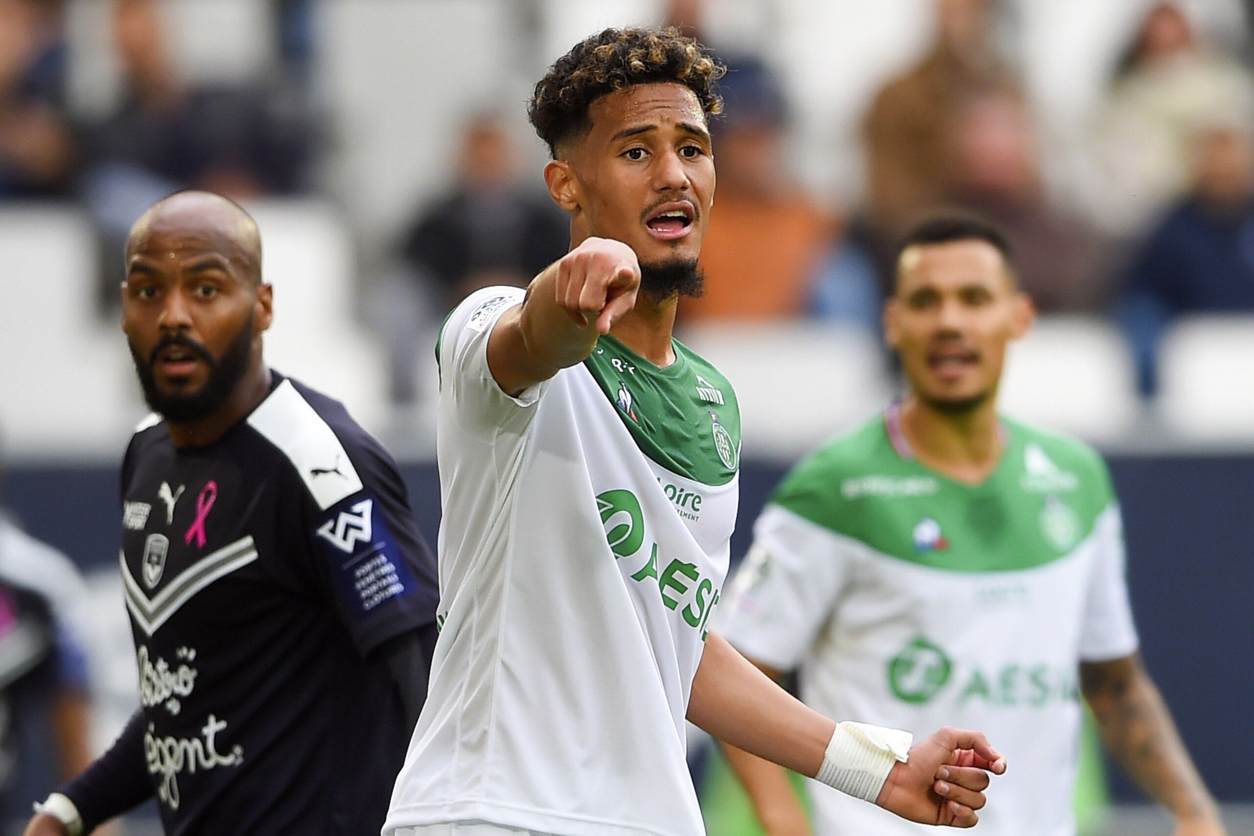 Saint-Etienne's French defender William Saliba gestures during the French L1 football match between Bordeaux and Saint-Etienne (ASSE) on October 20, 2019, at the Matmut Atlantique stadium in Bordeaux, southwestern France. (Photo by NICOLAS TUCAT / AFP) (P