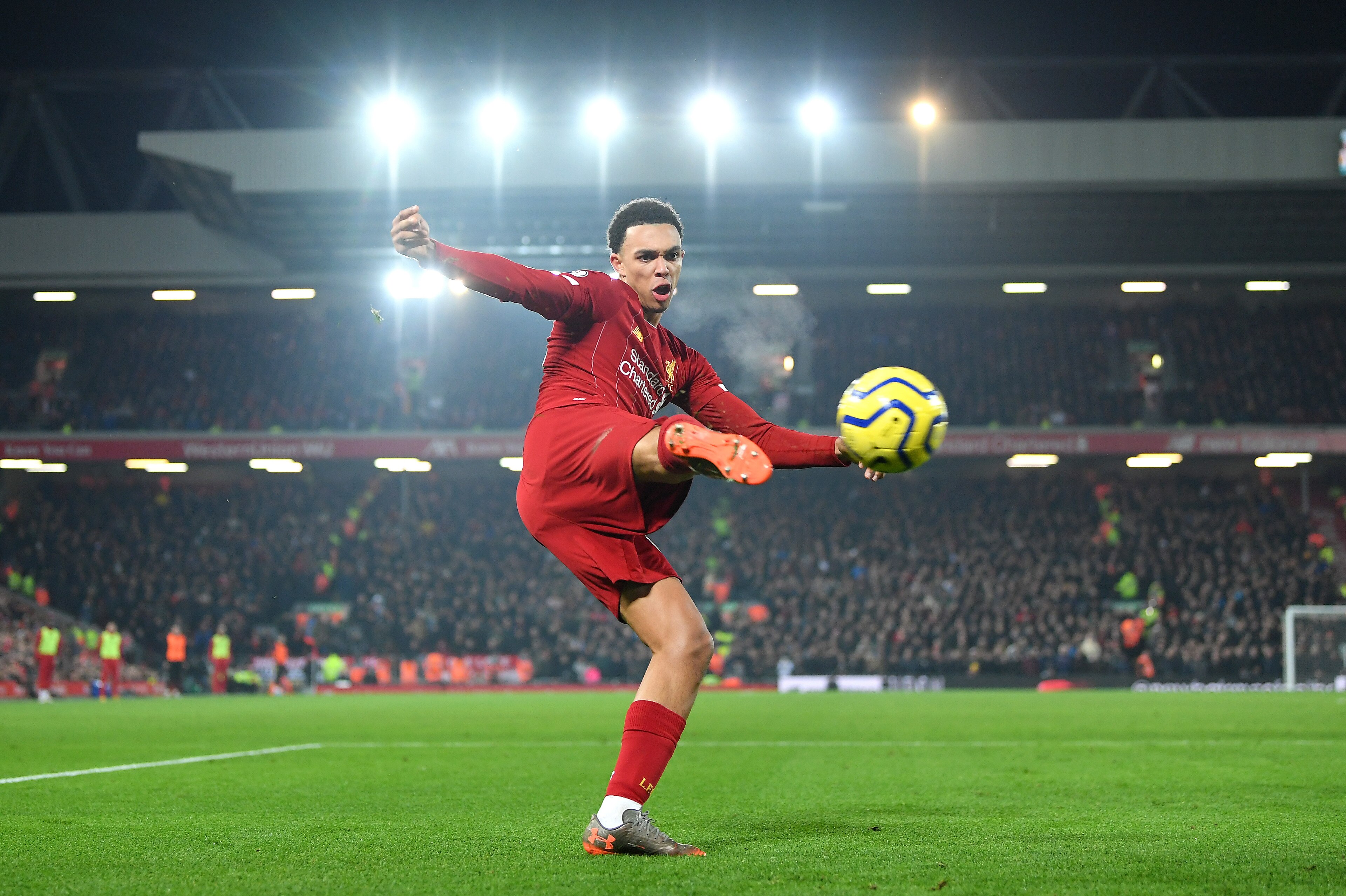 LIVERPOOL, ENGLAND - JANUARY 19: Trent Alexander-Arnold of Liverpool crosses the ball during the Premier League match between Liverpool FC and Manchester United at Anfield on January 19, 2020 in Liverpool, United Kingdom. (Photo by Michael Regan/Getty Ima LIVERPOOL, ENGLAND - JANUARY 19: Trent Alexander-Arnold of Liverpool crosses the ball during the Premier League match between Liverpool FC and Manchester United at Anfield on January 19, 2020 in Liverpool, United Kingdom. (Photo by Michael Regan/Getty Ima