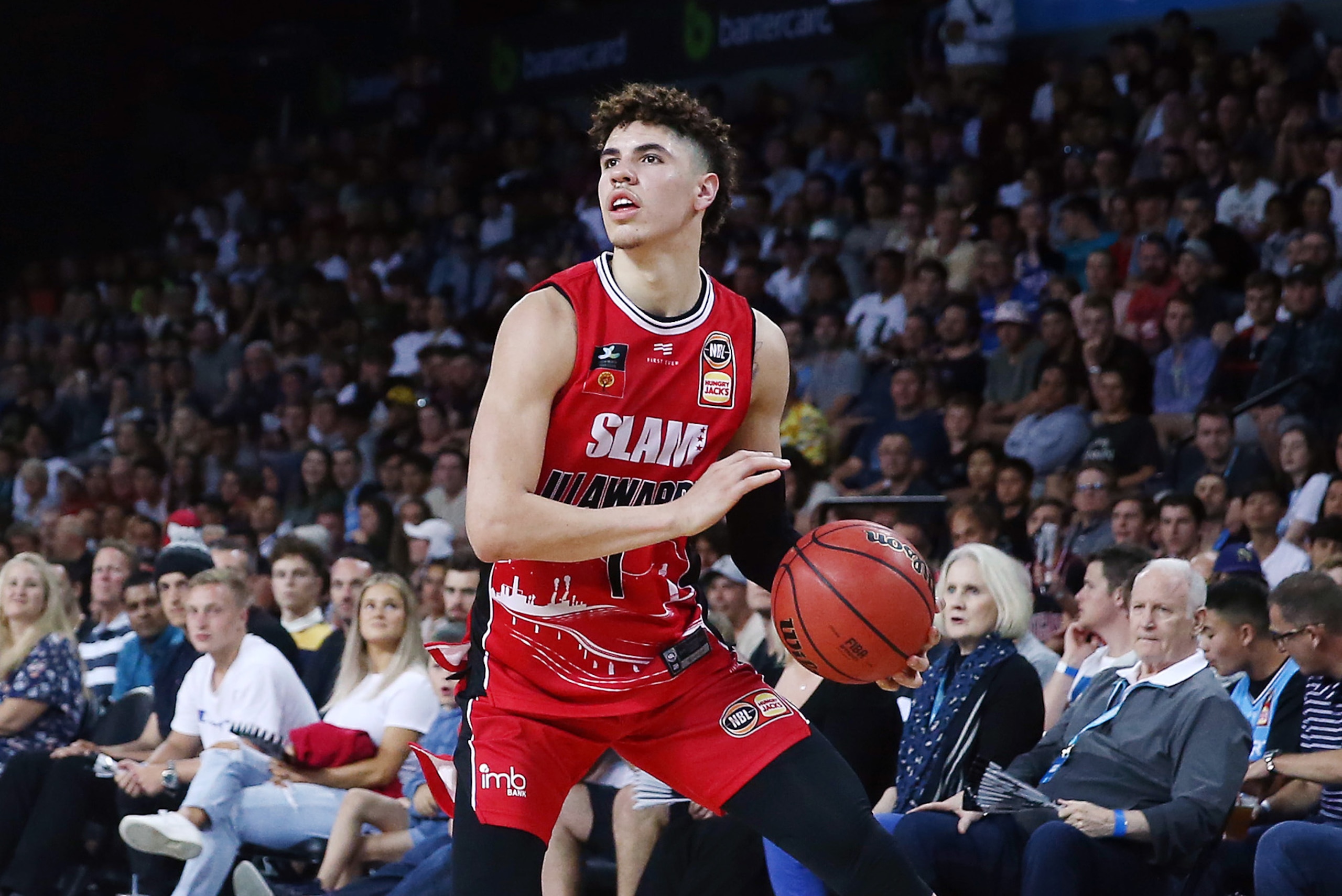 AUCKLAND, NEW ZEALAND - NOVEMBER 30: LaMelo Ball of the Hawks in action during the round 9 NBL match between the New Zealand Breakers and the Illawarra Hawks at Spark Arena on November 30, 2019 in Auckland, New Zealand. (Photo by Anthony Au-Yeung/Getty Im