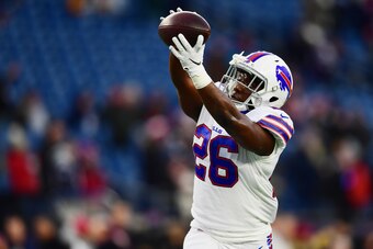 FOXBOROUGH, MASSACHUSETTS - DECEMBER 21: Devin Singletary #26 of the Buffalo Bills warms up before the game against the New England Patriots at Gillette Stadium on December 21, 2019 in Foxborough, Massachusetts. (Photo by Billie Weiss/Getty Images) FOXBOROUGH, MASSACHUSETTS - DECEMBER 21: Devin Singletary #26 of the Buffalo Bills warms up before the game against the New England Patriots at Gillette Stadium on December 21, 2019 in Foxborough, Massachusetts. (Photo by Billie Weiss/Getty Images)