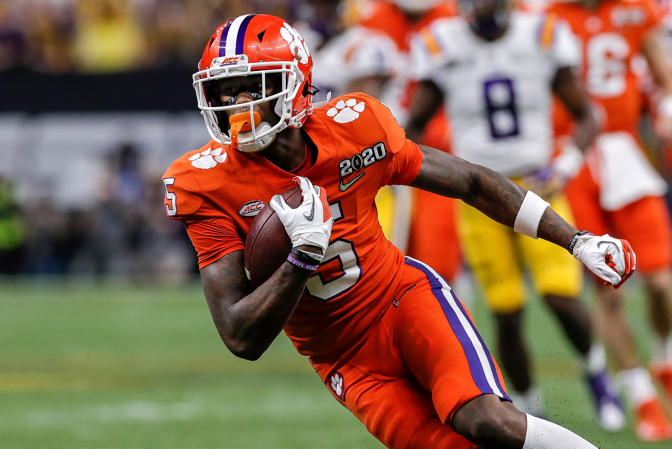 NEW ORLEANS, LA - JANUARY 13: Wide Receiver Tee Higgins #5 of the Clemson Tigers on a catch and run during the College Football Playoff National Championship game against the LSU Tigers at the Mercedes-Benz Superdome on January 13, 2020 in New Orleans, Lo