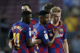 (L-R) Ousmane Dembele of FC Barcelona, Sergio Busquets of FC Barcelona, Ansu Fati of FC Barcelona, Gerard Pique of FC Barcelona, Frenkie de Jong of FC Barcelona during the LaLiga Santander match between FC Barcelona and Villarreal CF at the Camp Nou stadi