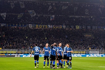 MILAN, ITALY - DECEMBER 21: (L-R) Alessandro Bastoni of FC Internazionale Milano, Milan Skriniar of FC Internazionale Milano, Romelu Lukaku of FC Internazionale Milano, Stefan de Vrij of FC Internazionale Milano, Sebastiano Esposito of FC Internazionale M