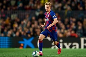 BARCELONA, SPAIN - MARCH 07: Frenkie De Jong of FC Barcelona in action during the Liga match between FC Barcelona and Real Sociedad at Camp Nou on March 07, 2020 in Barcelona, Spain.  (Photo by Silvestre Szpylma/Quality Sport Images/Getty Images)
