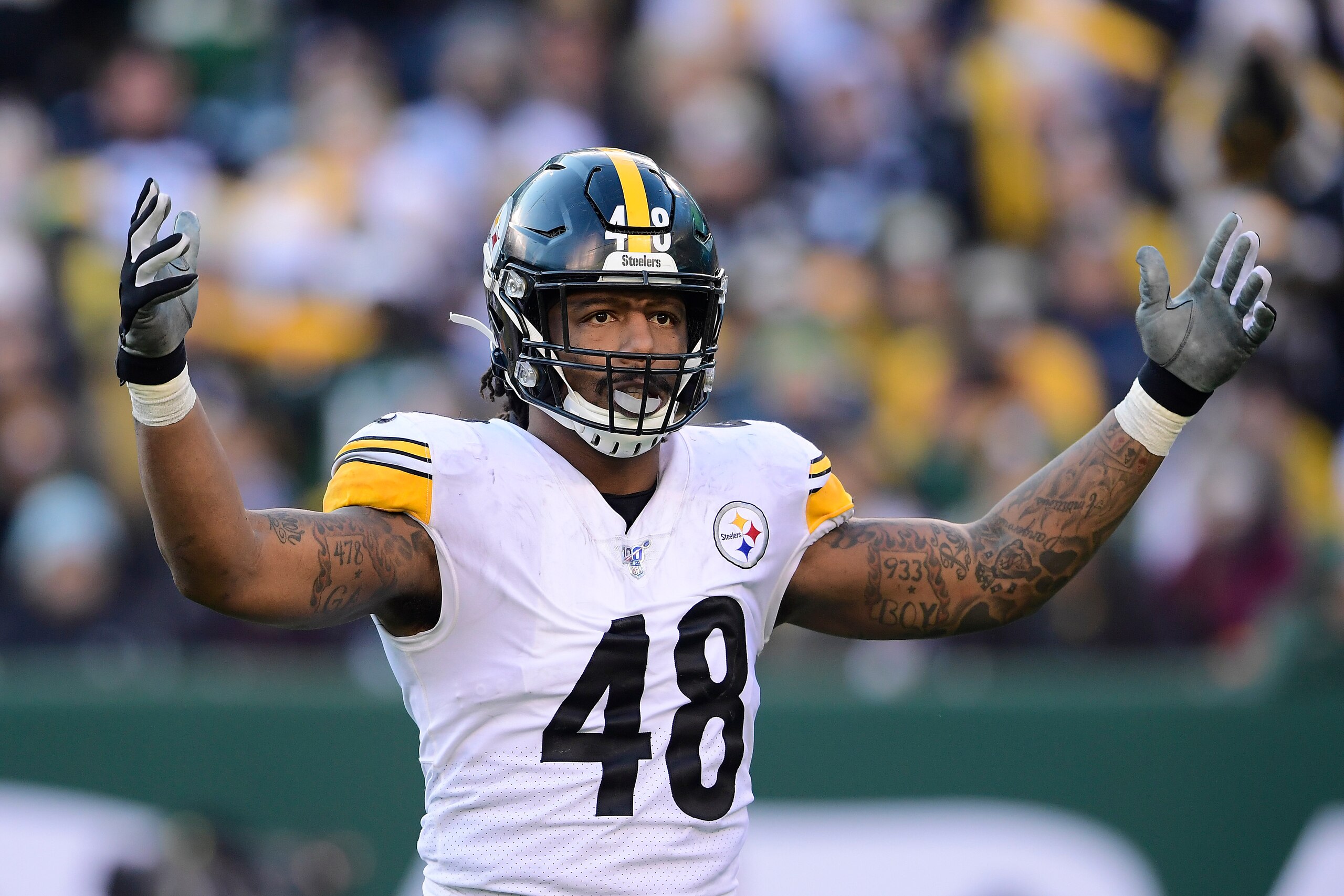 EAST RUTHERFORD, NEW JERSEY - DECEMBER 22:  Bud Dupree #48 of the Pittsburgh Steelers encourages the crowd against the New York Jets at MetLife Stadium on December 22, 2019 in East Rutherford, New Jersey. (Photo by Steven Ryan/Getty Images)