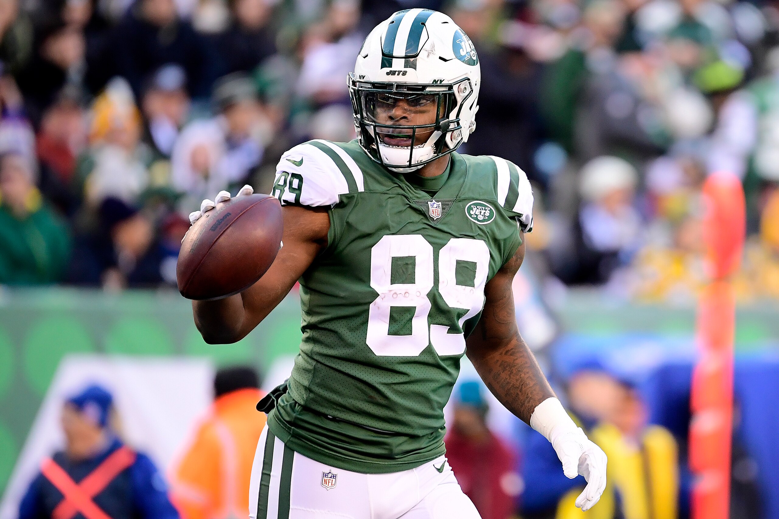 EAST RUTHERFORD, NEW JERSEY - DECEMBER 23:  Chris Herndon #89 of the New York Jets reacts against the Green Bay Packers at MetLife Stadium on December 23, 2018 in East Rutherford, New Jersey. (Photo by Steven Ryan/Getty Images)