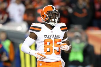 DENVER, CO - DECEMBER 15:  David Njoku #85 of the Cleveland Browns in action during the game against the Denver Broncos at Broncos Stadium at Mile High on December 15, 2018 in Denver, Colorado.  The Browns defeated the Broncos 17-16.  (Photo by Rob Leiter