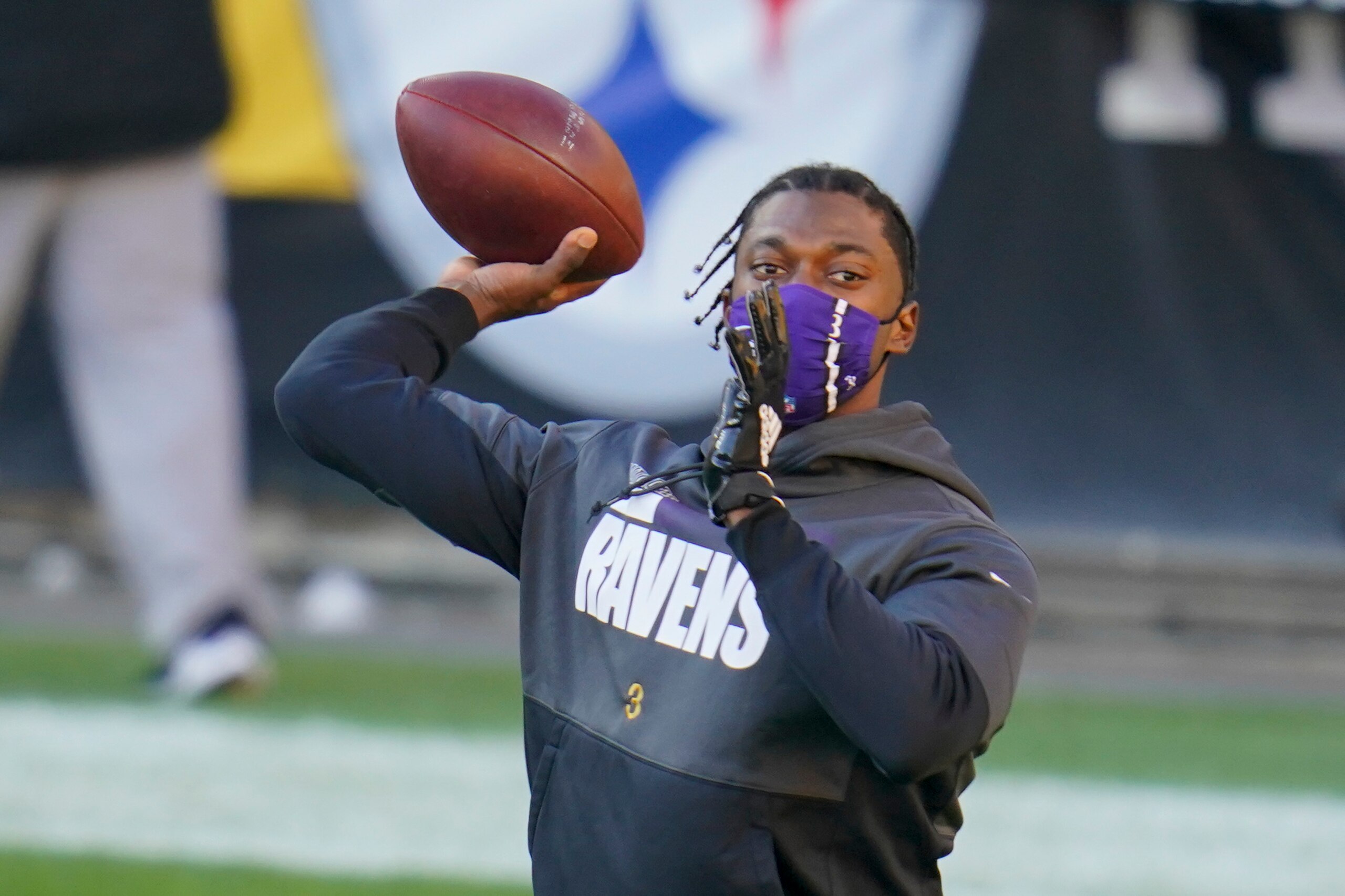 When the Ravens finally played the Steelers on Wednesday, Robert Griffin III was their starting quarterback, after Lamar Jackson ended up on the COVID list. When the Ravens finally played the Steelers on Wednesday, Robert Griffin III was their starting quarterback, after Lamar Jackson ended up on the COVID list.