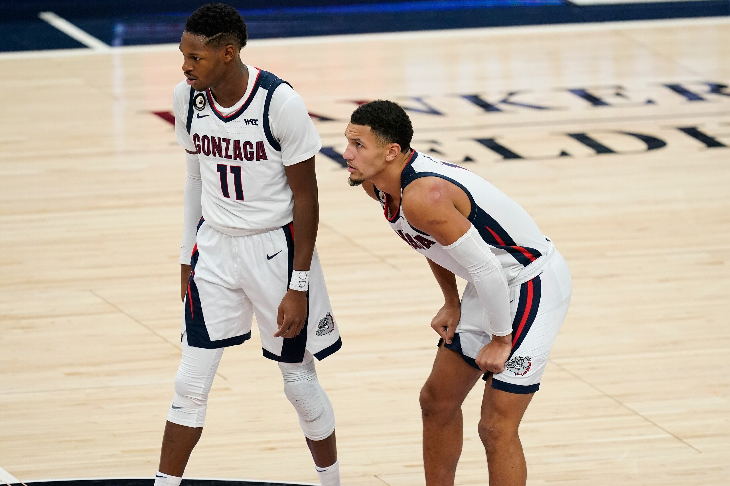 Gonzaga's Joel Ayayi (11) and Jalen Suggs