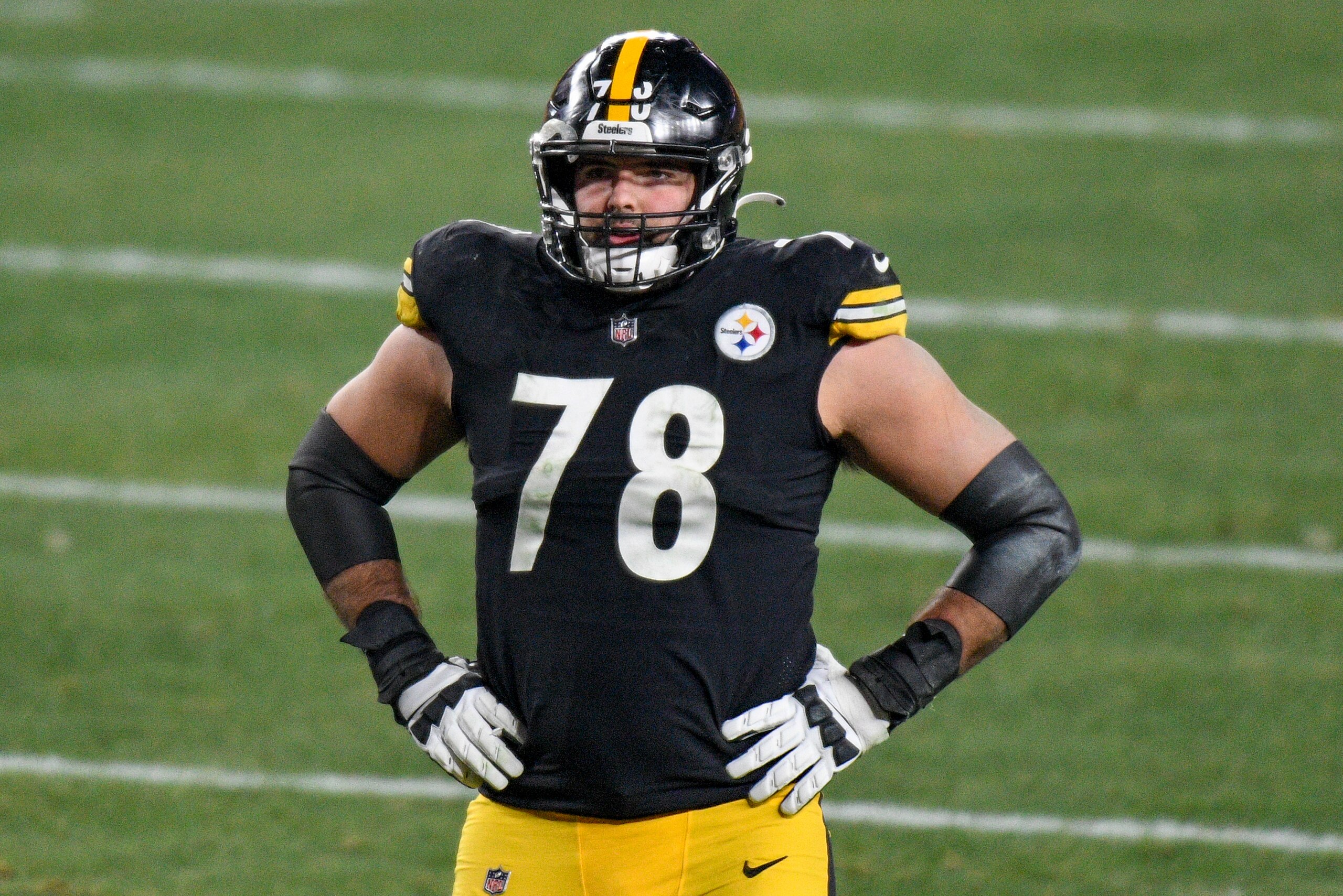 Offensive lineman Alejandro Villanueva. Offensive lineman Alejandro Villanueva.