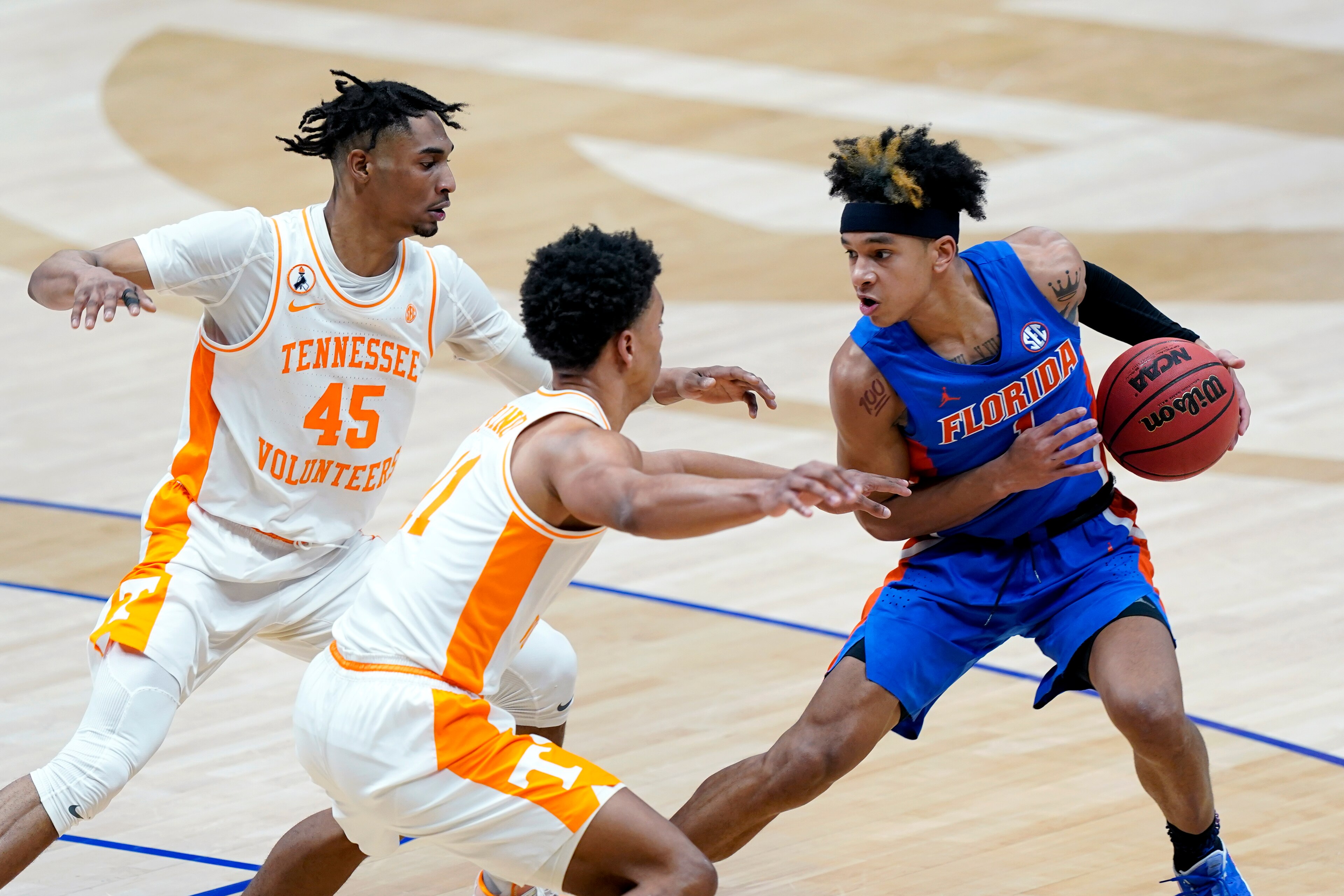 Tre Mann (right)