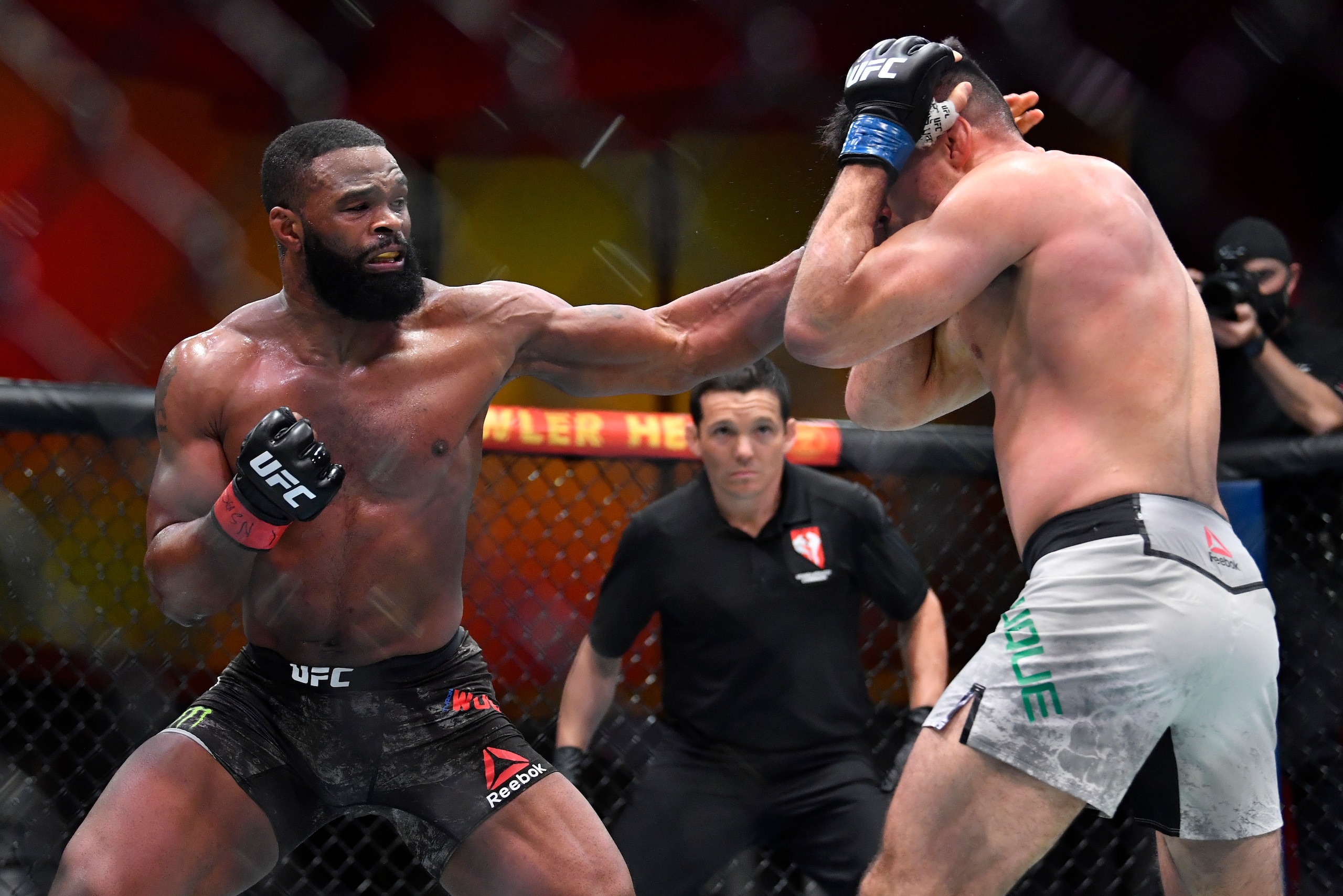 Tyron Woodley (left) Tyron Woodley (left)