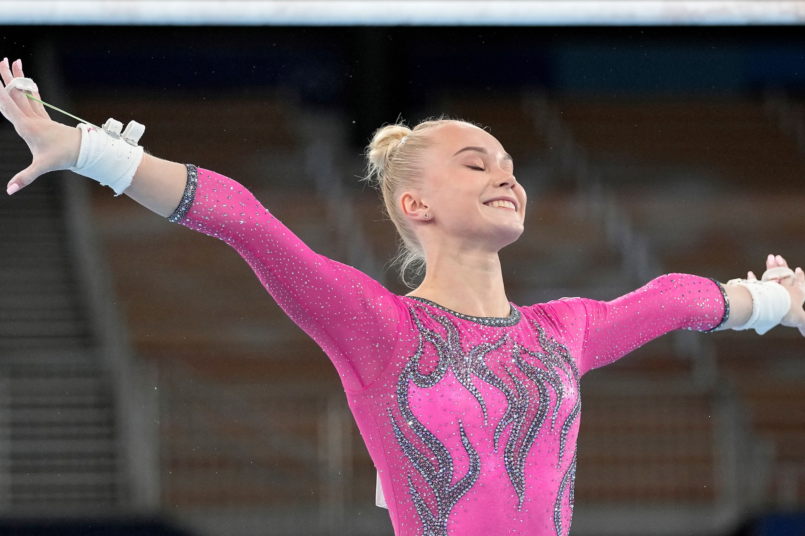 Bronze medalist Angelina Melnikova finished strong for the Russian Olympic Committee team.