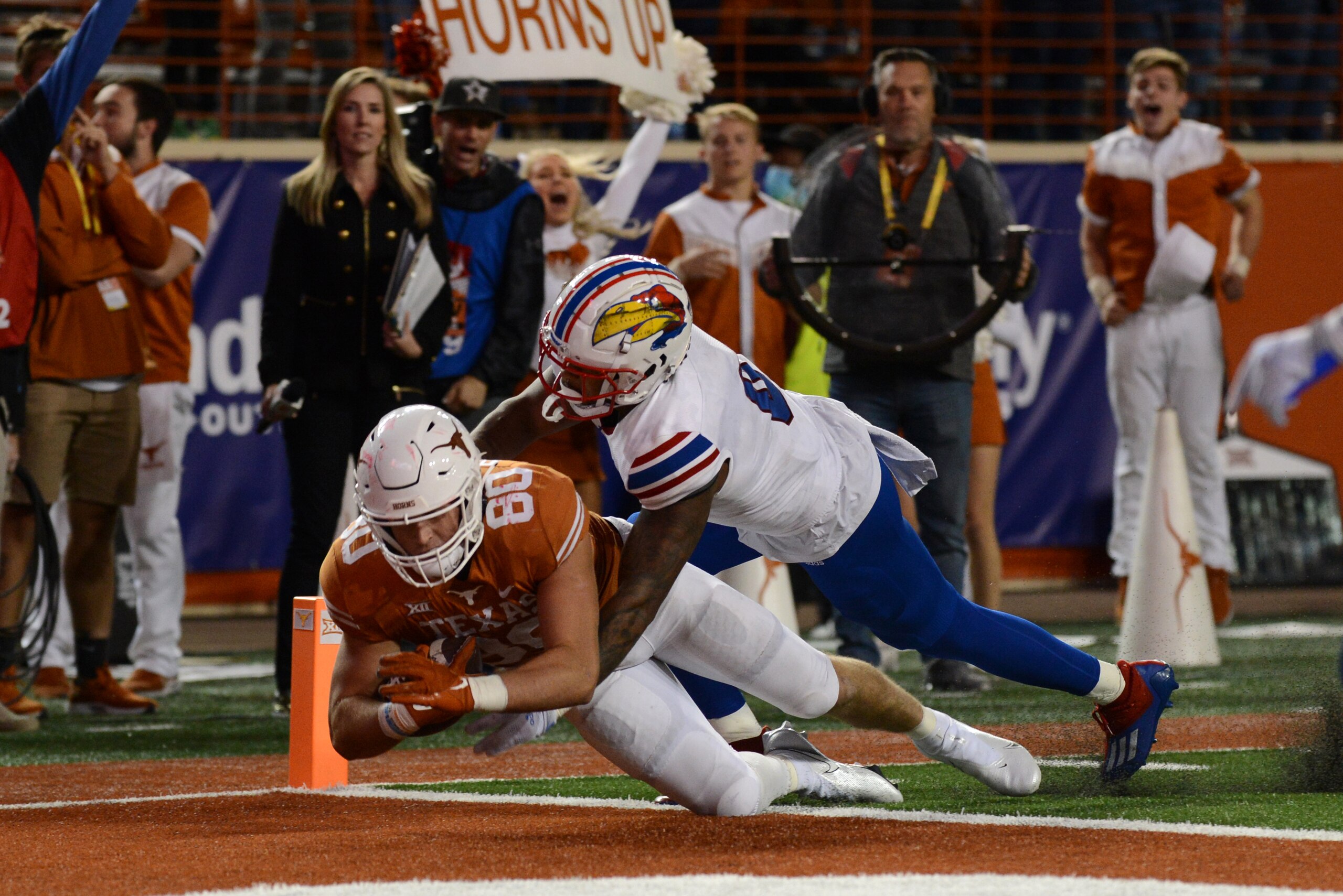 AUSTIN, TX - NOVEMBER 13: Texas Longhorns TE Cade Brewer (80) scores the game tying touchdown during game between the Kansas Jayhawks and the Texas Longhorns on November 13, 2021 at Darrell K Royal-Texas Memorial Stadium in Austin, TX.  (Photo by John Riv