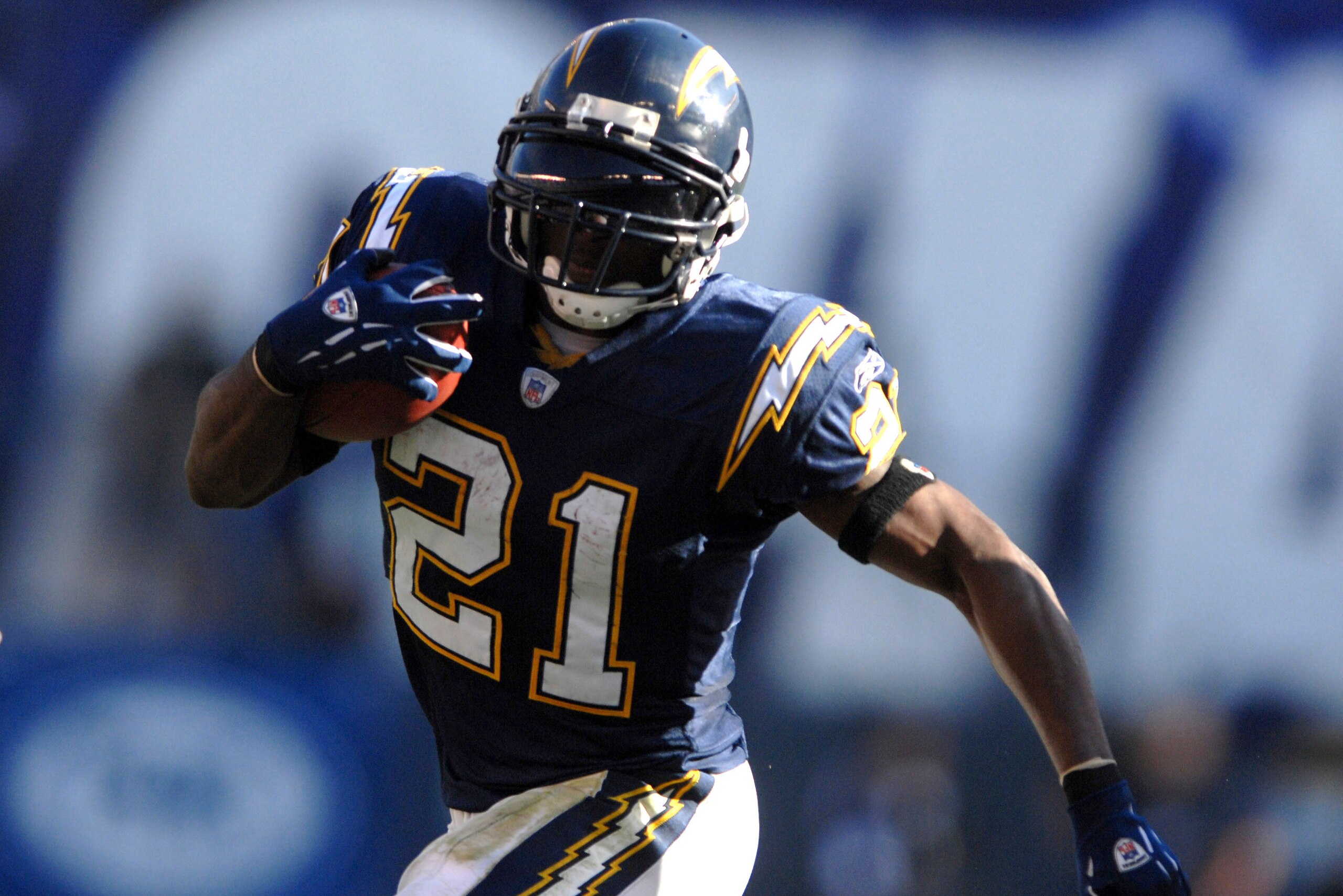 San Diego Chargers running back LaDainian Tomlinson heads up field during 27-20 victory over the Arizona Cardinals at Qualcomm Stadium in San Diego, Calif. on Sunday, December 31, 2006. Tomlinson had 66 yards in 16 carries to finish the season with 1,815 