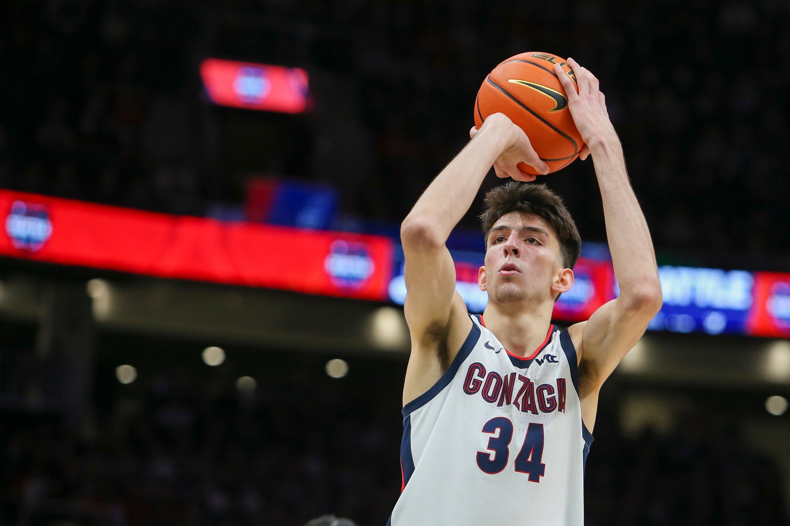 SEATTLE, WA - DECEMBER 04: Gonzaga Bulldogs center Chet Holmgren (34) shoots a free throw during an NCAA basketball game between the Alabama Crimson Tide and the Gonzaga Bulldogs on December 04, 2021 at Climate Pledge Arena in Seattle, WA. (Photo by Jacob