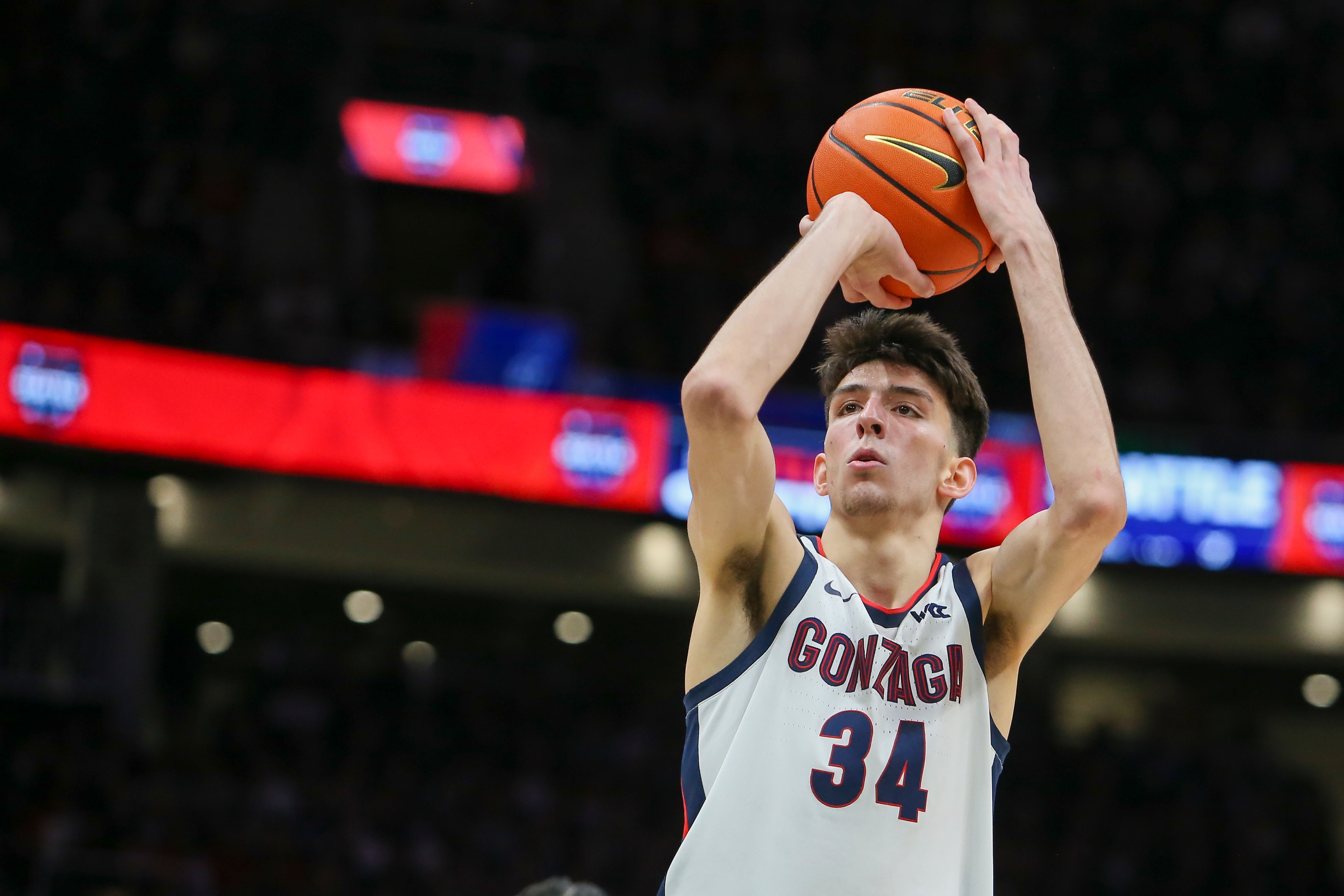SEATTLE, WA - DECEMBER 04: Gonzaga Bulldogs center Chet Holmgren (34) shoots a free throw during an NCAA basketball game between the Alabama Crimson Tide and the Gonzaga Bulldogs on December 04, 2021 at Climate Pledge Arena in Seattle, WA. (Photo by Jacob