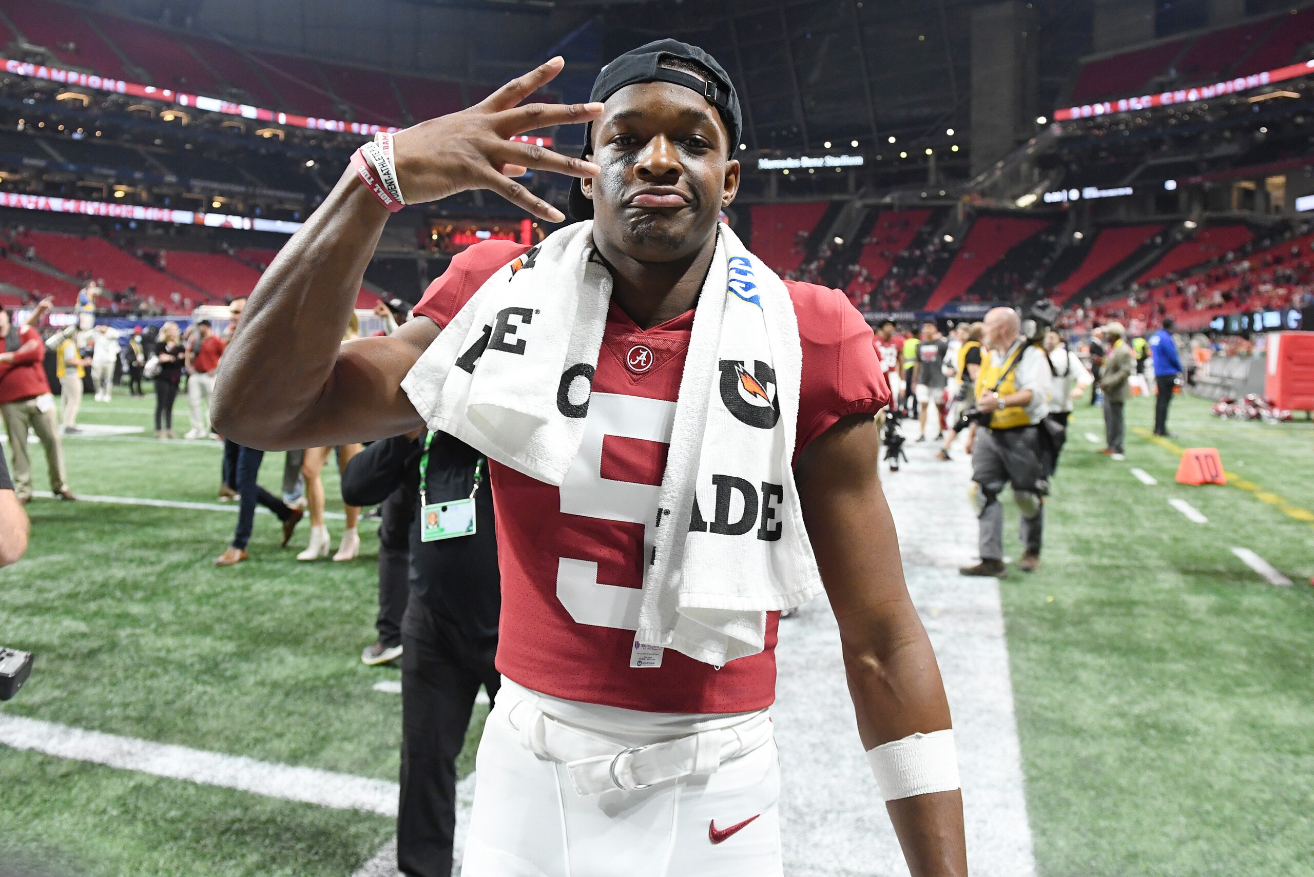ATLANTA, GA - DECEMBER 04: Alabama Crimson Tide Wide Receiver Javon Baker (5) celebrates after the SEC Championship game between the Alabama Crimson Tide and the Georgia Bulldogs on December 04, 2021, at Mercedes-Benz Stadium in Atlanta, Ga. (Photo by Jef ATLANTA, GA - DECEMBER 04: Alabama Crimson Tide Wide Receiver Javon Baker (5) celebrates after the SEC Championship game between the Alabama Crimson Tide and the Georgia Bulldogs on December 04, 2021, at Mercedes-Benz Stadium in Atlanta, Ga. (Photo by Jef