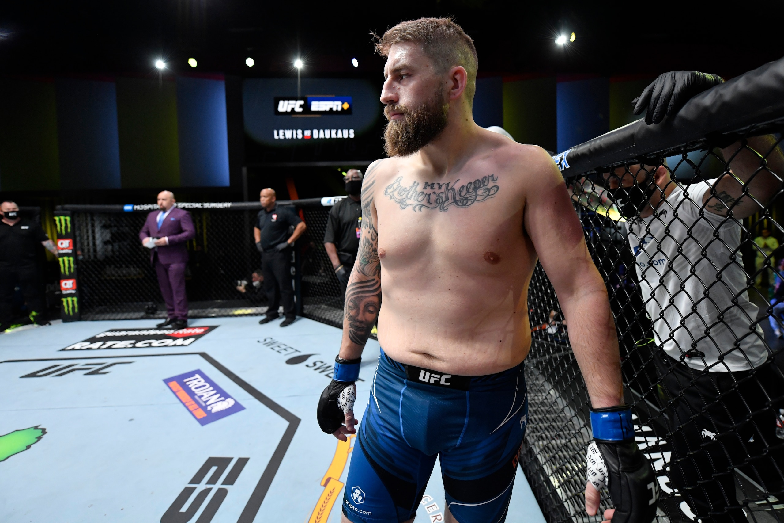 LAS VEGAS, NEVADA - DECEMBER 18: Chris Daukaus prepares to fight Derrick Lewis in their heavyweight fight during the UFC Fight Night event at UFC APEX on December 18, 2021 in Las Vegas, Nevada. (Photo by Jeff Bottari/Zuffa LLC)