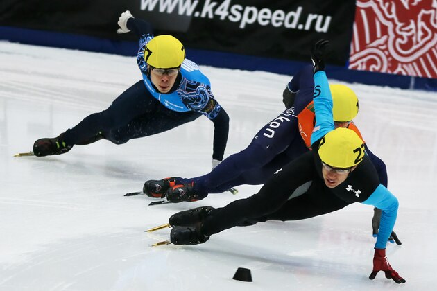 KOLOMNA, RUSSIA - NOVEMBER 16:  J.R. Celski of USA leads during the Men's 1500m Final A during day three of the Samsung ISU Short Track World Cup at the on November 16, 2013 in Kolomna, Russia.  (Photo by Oleg Nikishin/Getty Images)