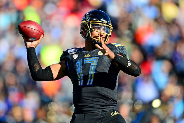 Dec 31, 2013; El Paso, TX, USA; UCLA Bruins quarterback Brett Hundley (17) throws a pass during the third quarter against the Virginia Tech Hokies in the 2013 Sun Bowl at Sun Bowl Stadium. Mandatory Credit: Andrew Weber-USA TODAY Sports Dec 31, 2013; El Paso, TX, USA; UCLA Bruins quarterback Brett Hundley (17) throws a pass during the third quarter against the Virginia Tech Hokies in the 2013 Sun Bowl at Sun Bowl Stadium. Mandatory Credit: Andrew Weber-USA TODAY Sports