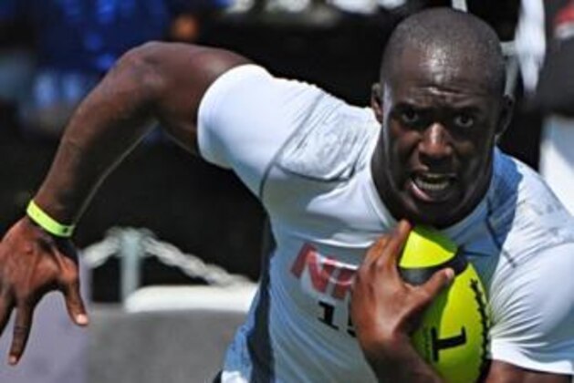 Leonard Fournette has still not chosen a college team. Leonard Fournette has still not chosen a college team.
