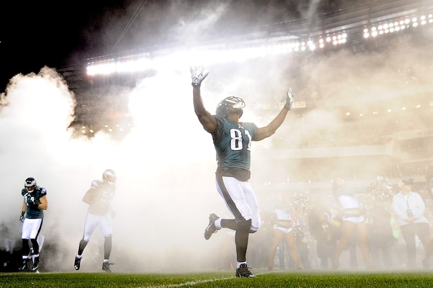 PHILADELPHIA, PA - DECEMBER 22: Jason Avant #81 of the Philadelphia Eagles enters the field before the game against the Chicago Bears at Lincoln Financial Field on December 22, 2013 in Philadelphia, Pennsylvania. (Photo by Maddie Meyer/Getty Images) PHILADELPHIA, PA - DECEMBER 22: Jason Avant #81 of the Philadelphia Eagles enters the field before the game against the Chicago Bears at Lincoln Financial Field on December 22, 2013 in Philadelphia, Pennsylvania. (Photo by Maddie Meyer/Getty Images)