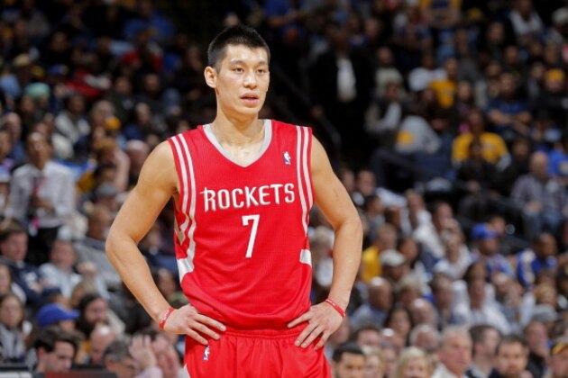 OAKLAND, CA - DECEMBER 13: Jeremy Lin #7 of the Houston Rockets during a game against the Golden State Warriors on December 13, 2013 at Oracle Arena in Oakland, California. NOTE TO USER: User expressly acknowledges and agrees that, by downloading and or using this photograph, user is consenting to the terms and conditions of Getty Images License Agreement. Mandatory Copyright Notice: Copyright 2013 NBAE (Photo by Rocky Widner/NBAE via Getty Images)